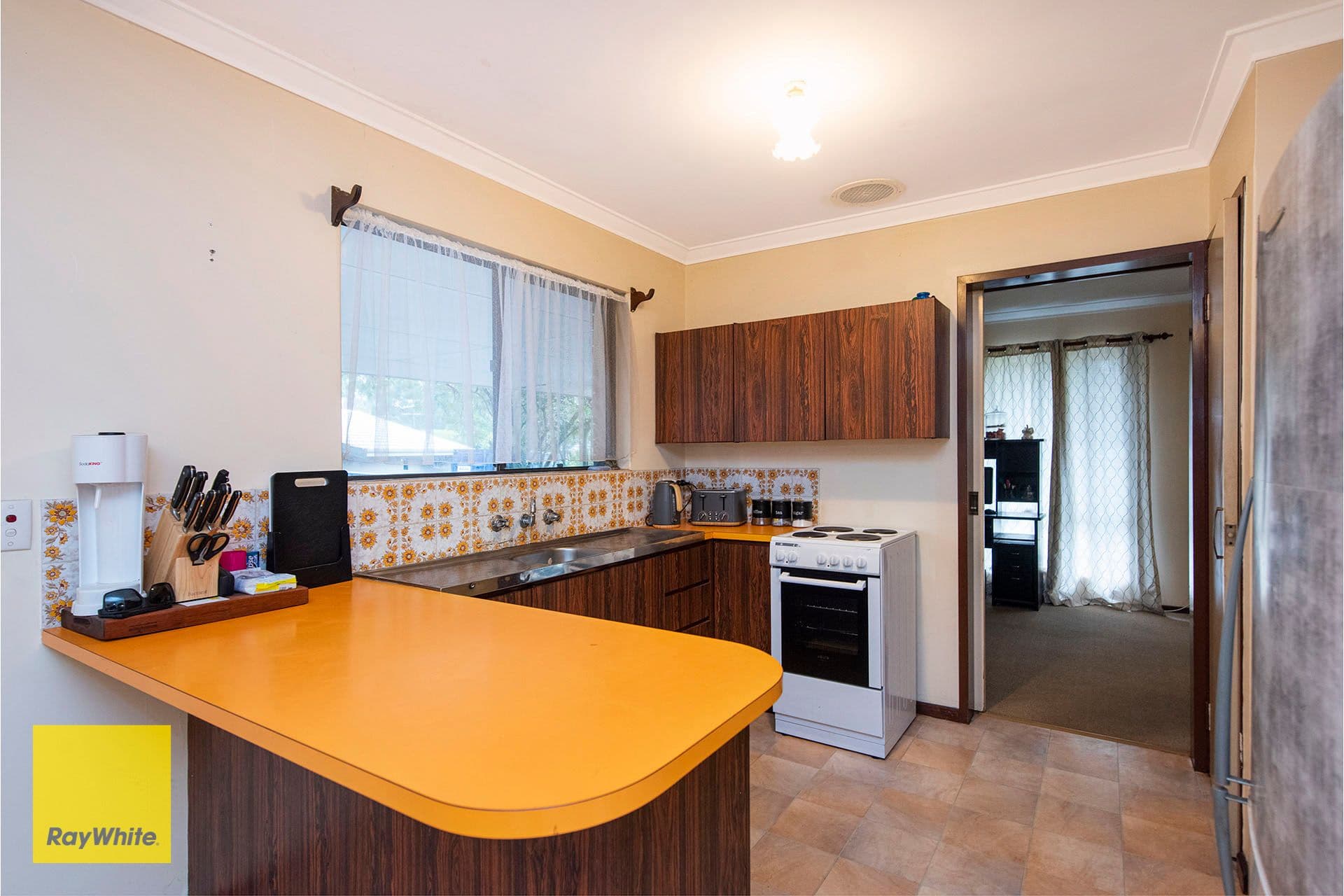 6 Wordsworth Avenue, Gooseberry Hill WA 6076, Gooseberry Hill - Thumbnail 3