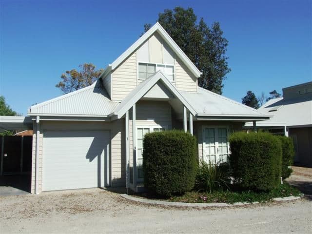 37 Stradbroke Avenue, COWES VIC 3922, Cowes - Image 1