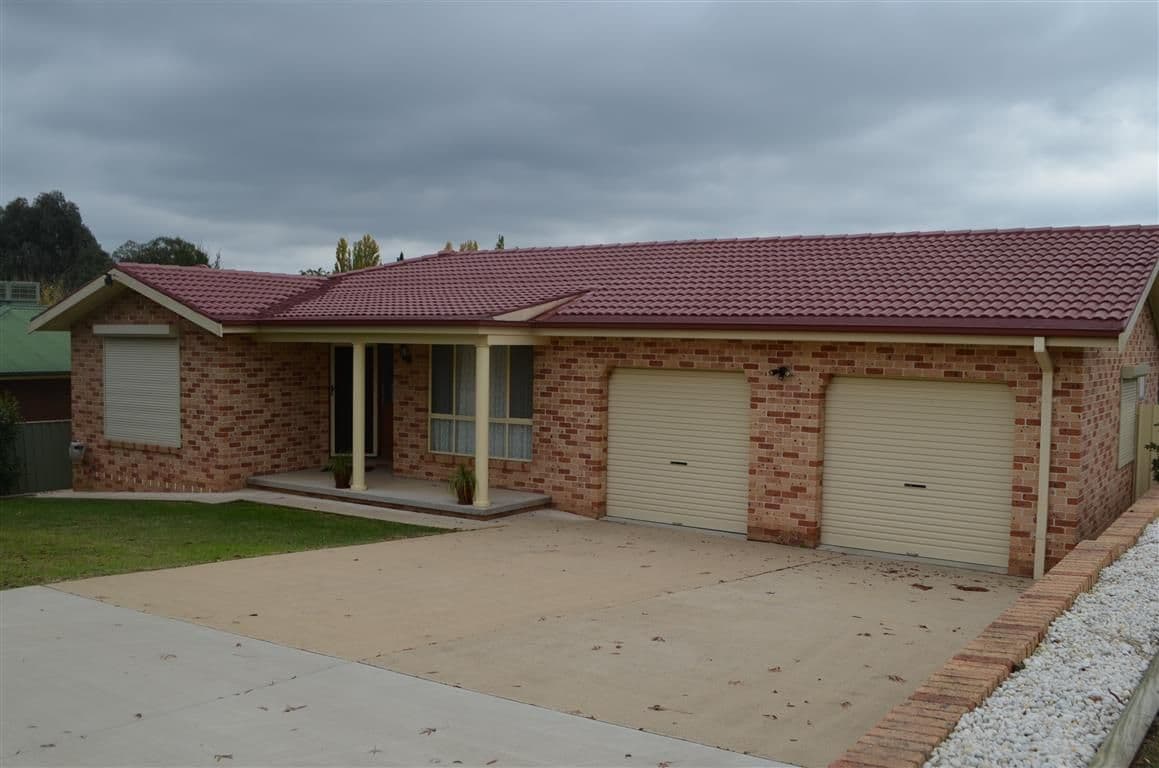 18 Lockhart Street, Adelong - Thumbnail 2