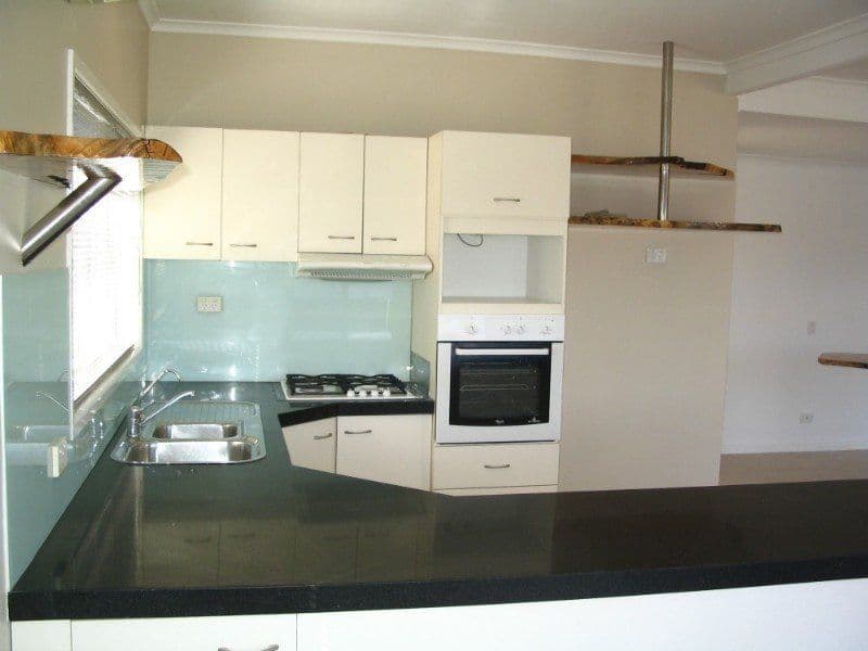 11 Willow Street, BIGGERA WATERS QLD 4216, Biggera Waters - Thumbnail 4