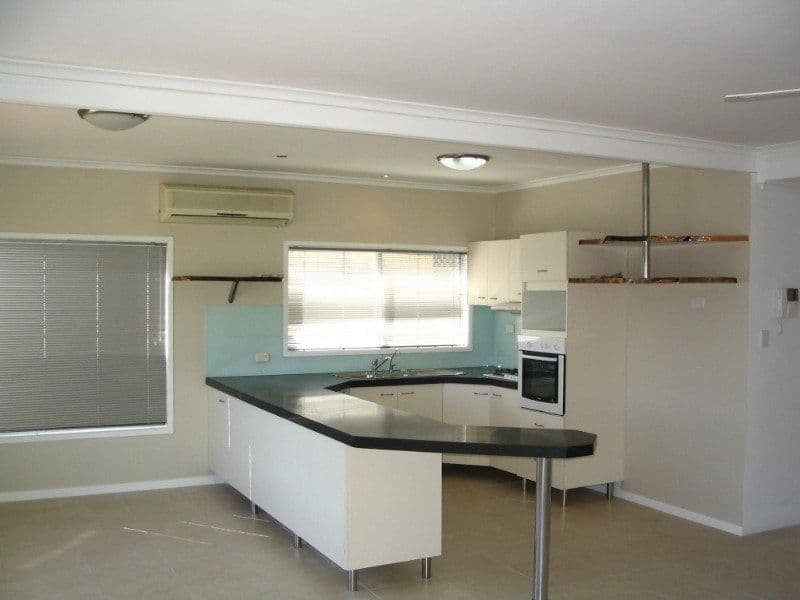 11 Willow Street, BIGGERA WATERS QLD 4216, Biggera Waters - Thumbnail 5