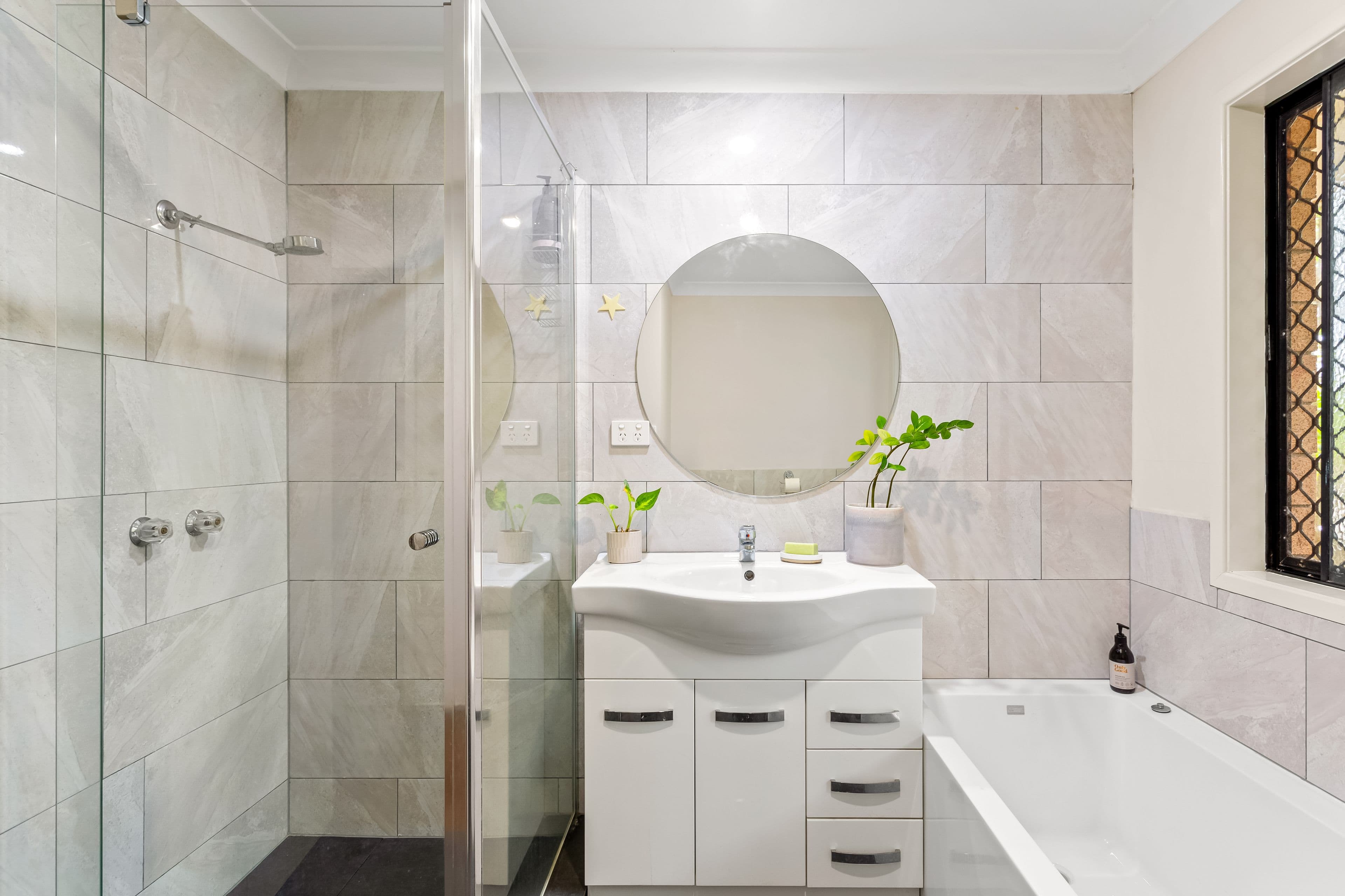 2/1 Creighton Lane, Point Frederick, Point Frederick - Image 1
