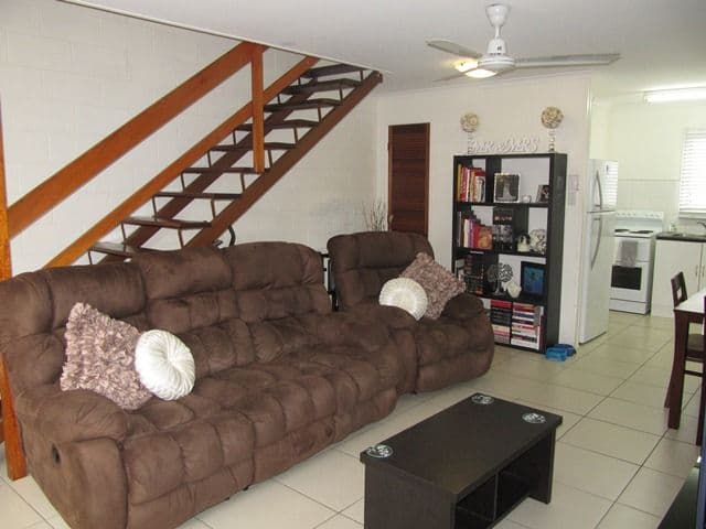 1 CUMBERLAND Avenue, SLADE POINT QLD 4740, Slade Point - Thumbnail 3