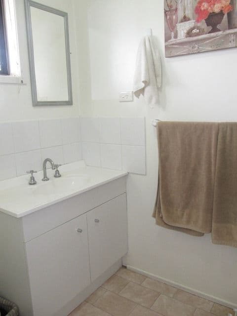1 CUMBERLAND Avenue, SLADE POINT QLD 4740, Slade Point - Thumbnail 7