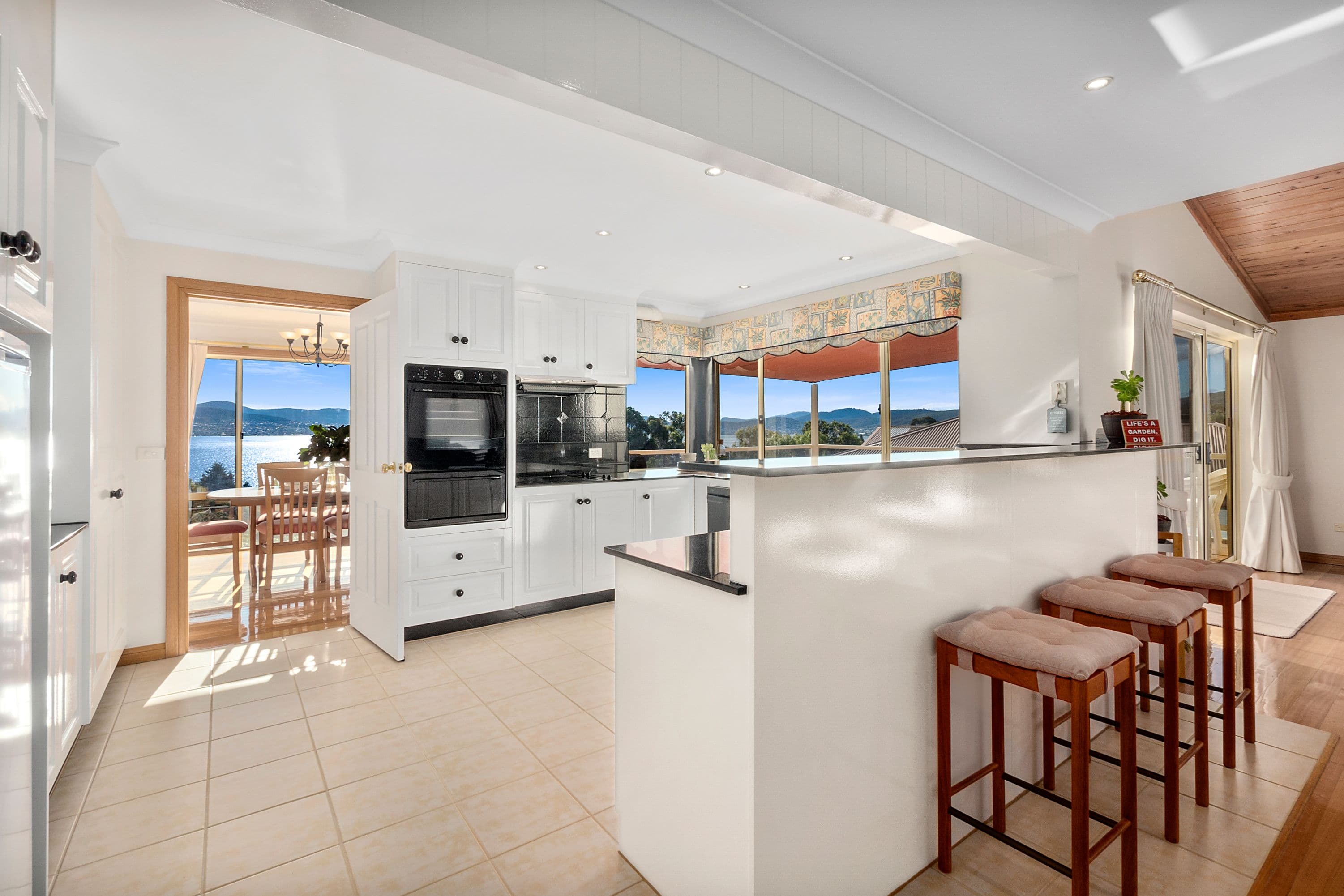 942 Oceana Drive, Tranmere TAS 7018, Tranmere - Thumbnail 6