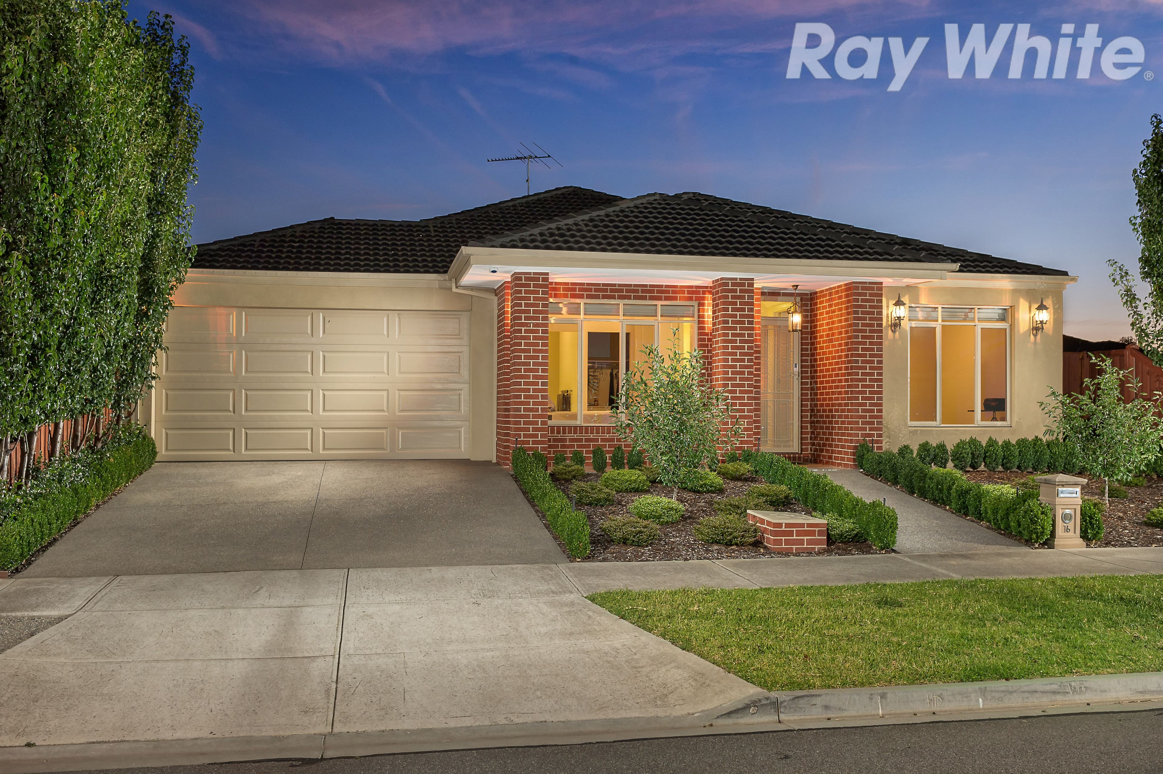 16 Gledswood Avenue, South Morang VIC 3752, South Morang - Image 1