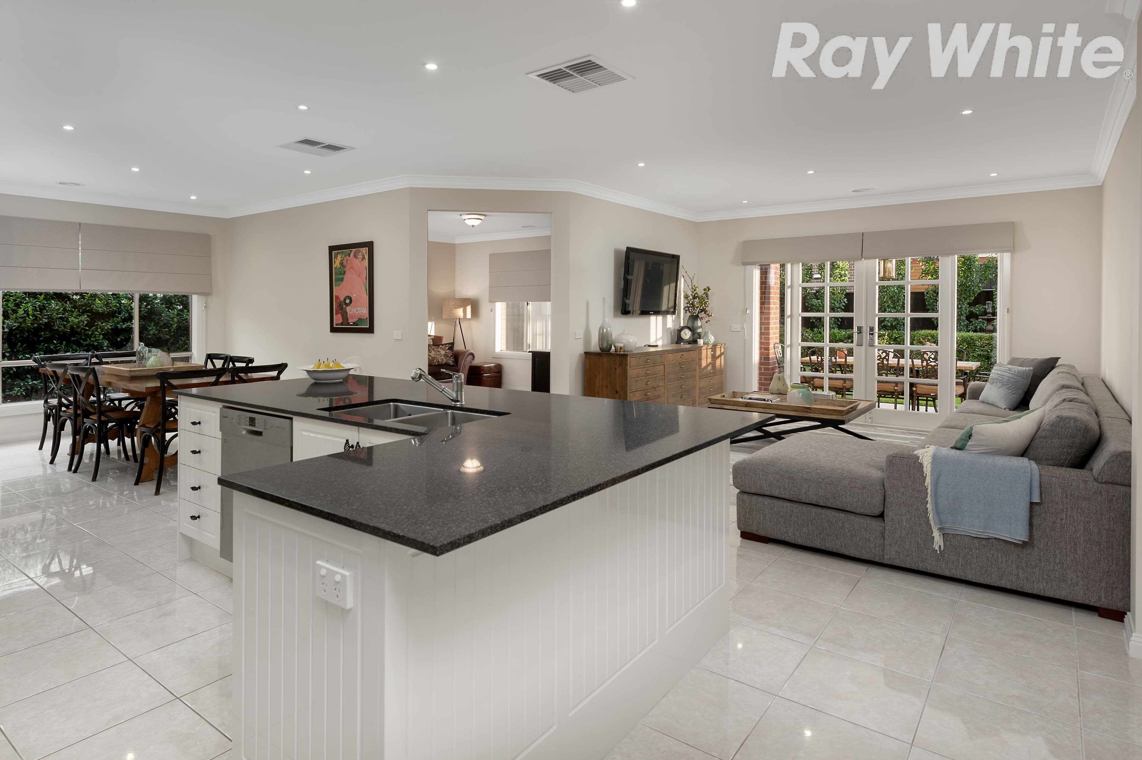 16 Gledswood Avenue, South Morang VIC 3752, South Morang - Thumbnail 6