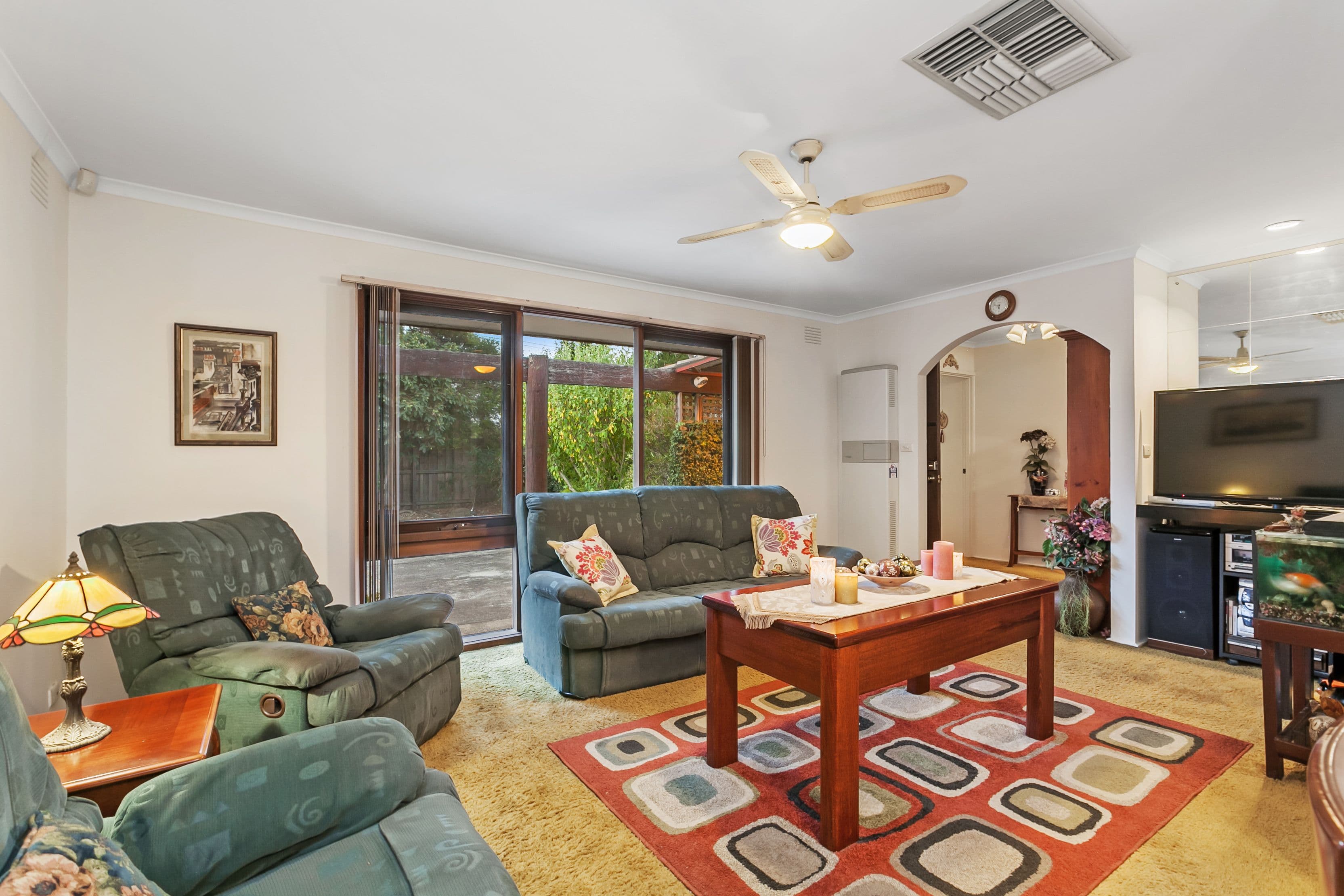 51 LANDSCAPE Drive, Mooroolbark, Mooroolbark - Thumbnail 2