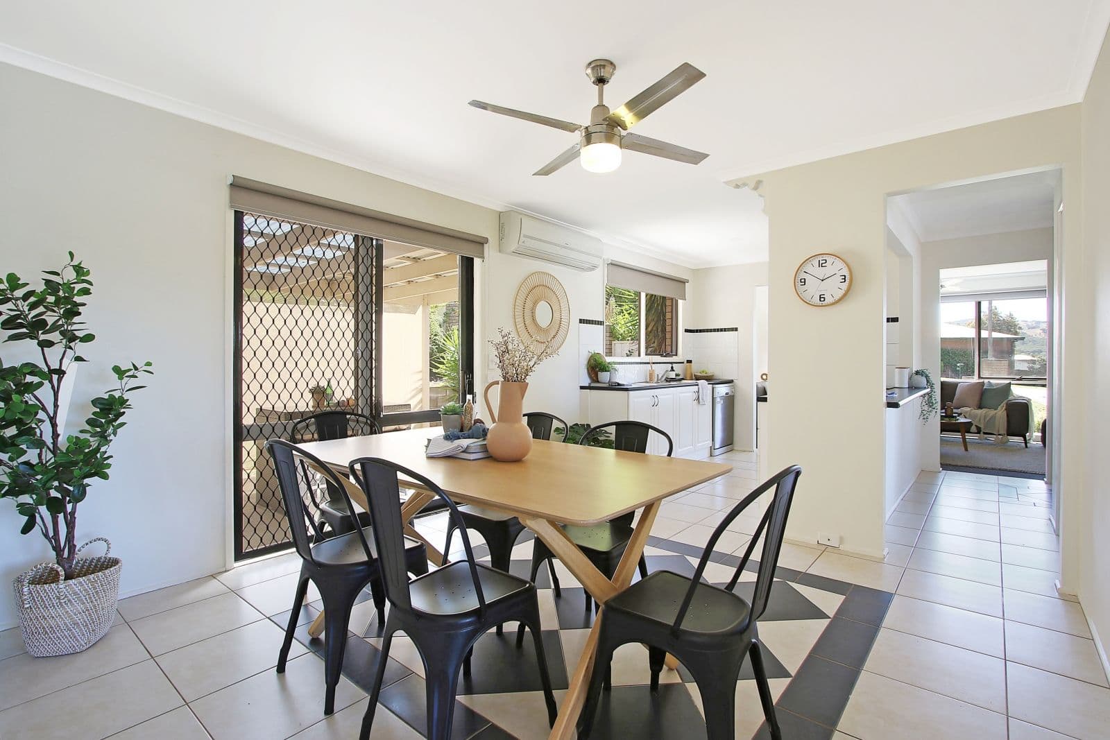 520 Munro Street, Hamilton Valley NSW 2641, Hamilton Valley - Thumbnail 8