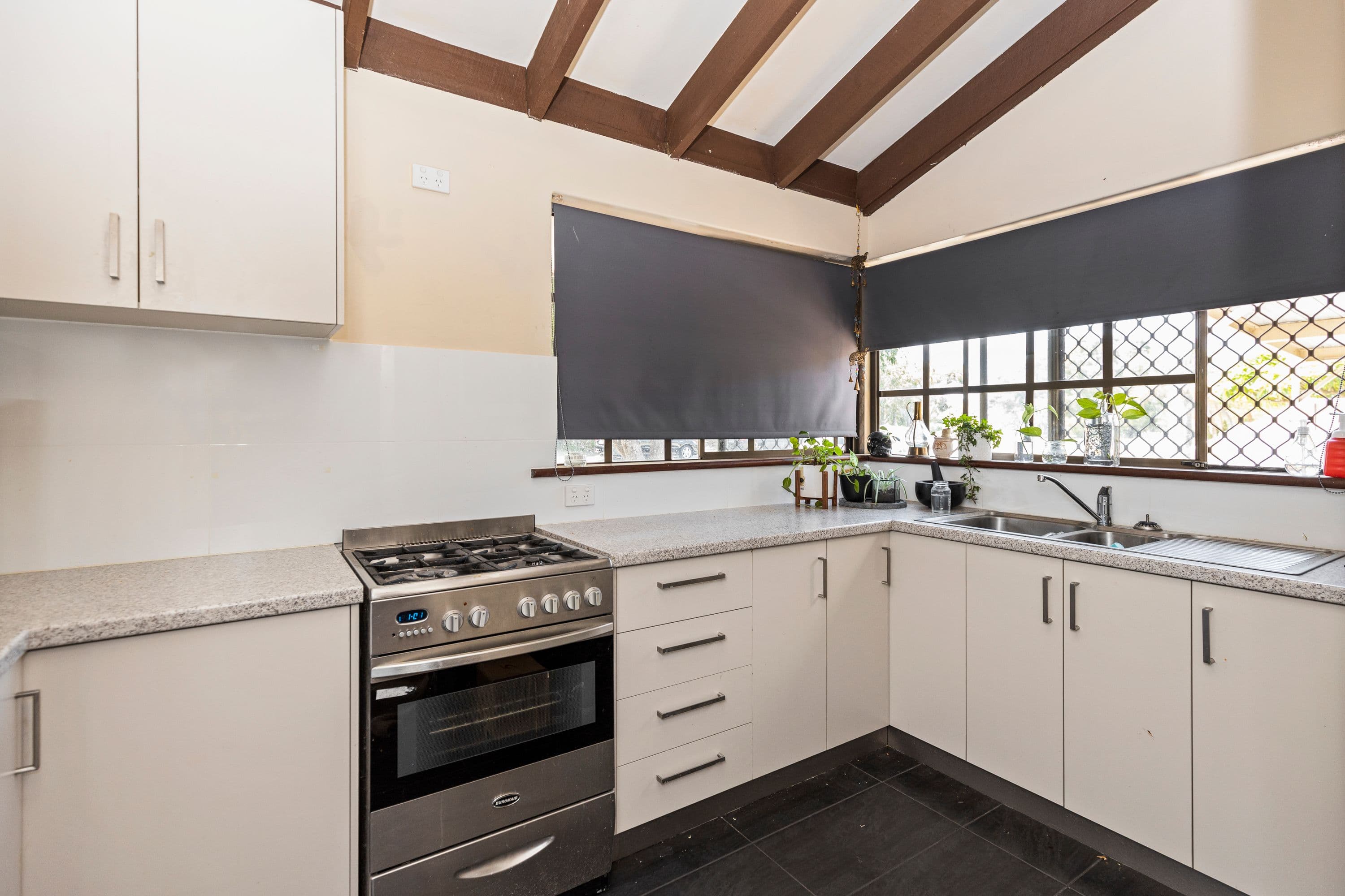 14 Northumberland Road, Forrestfield WA 6058, Forrestfield - Thumbnail 2