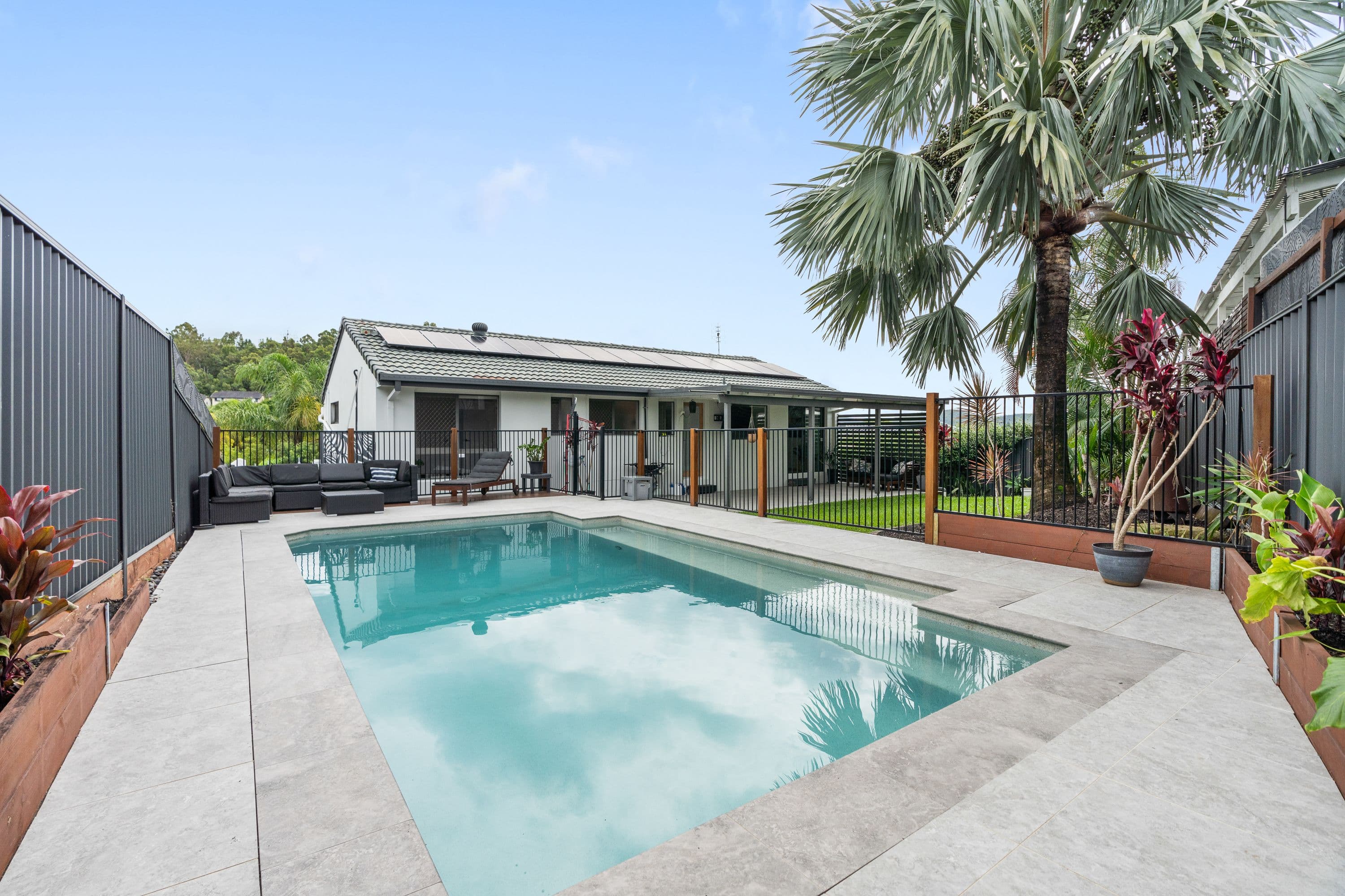 16 Dawnann Court, Carrara QLD 4211, Carrara - Image 1
