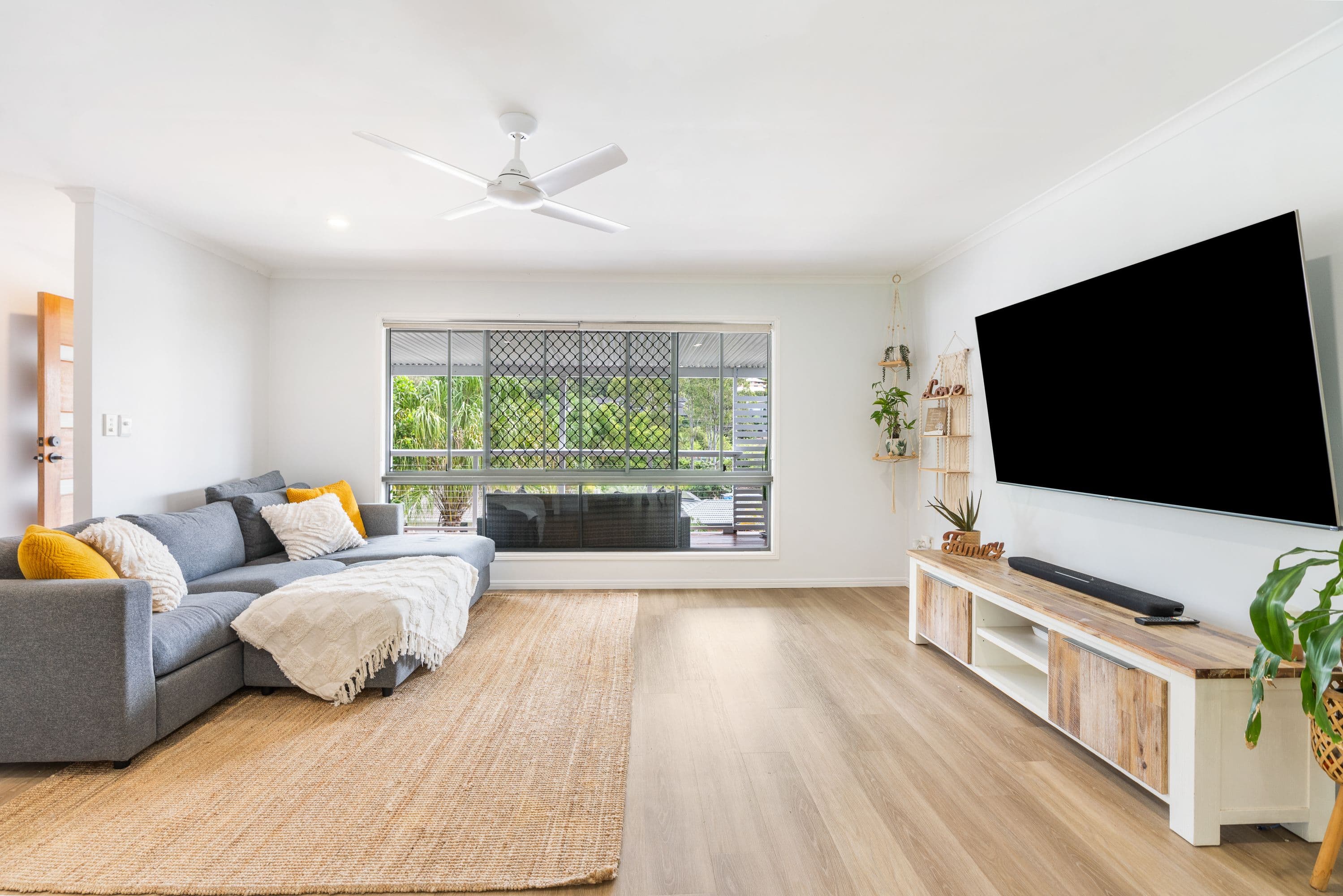 16 Dawnann Court, Carrara QLD 4211, Carrara - Thumbnail 3