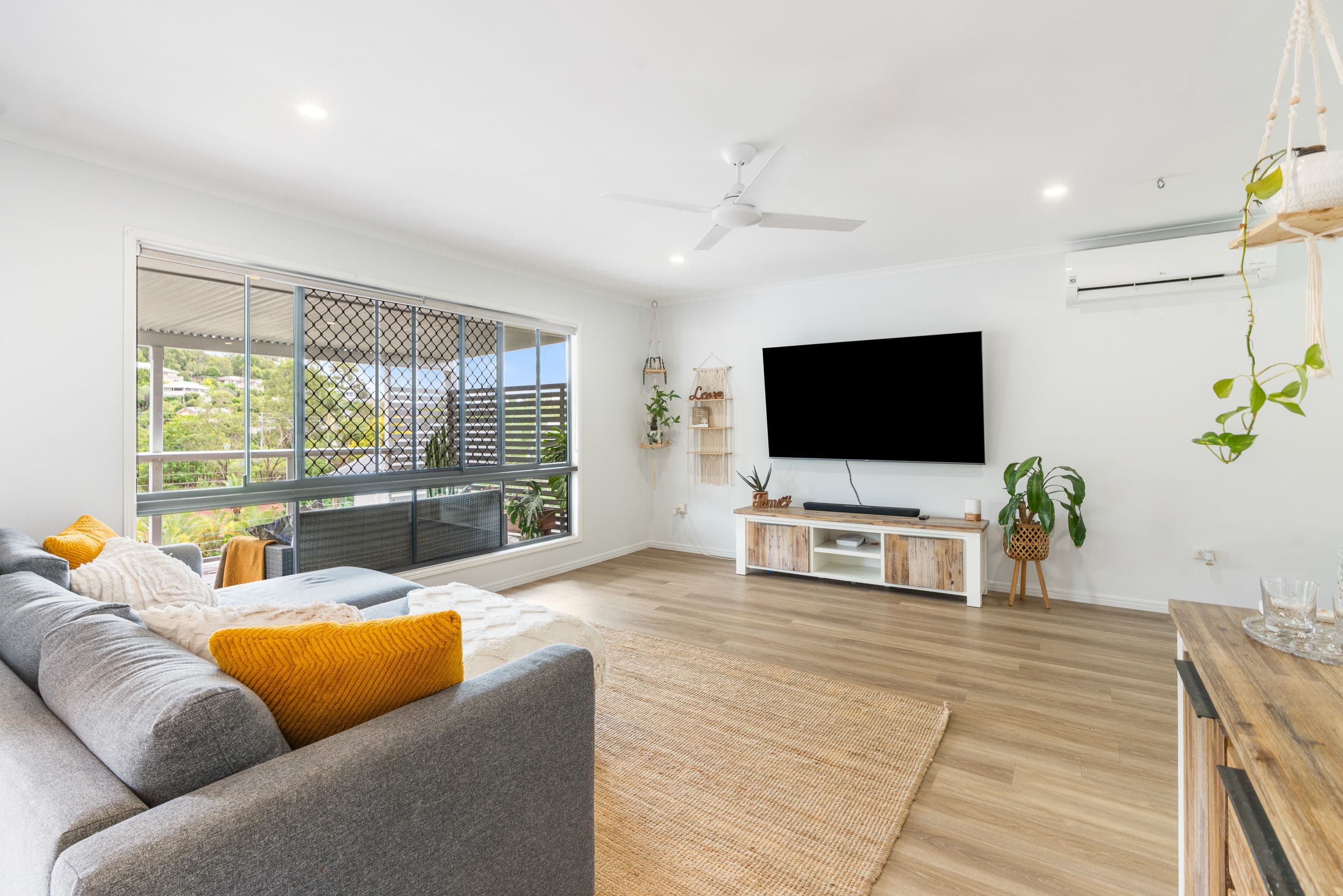 16 Dawnann Court, Carrara QLD 4211, Carrara - Thumbnail 4