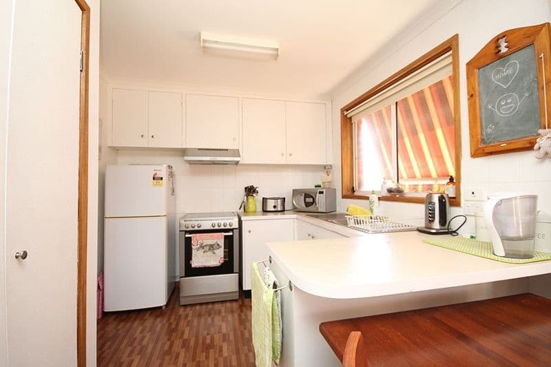 10 Robinson Street, Horsham VIC 3400, Horsham - Thumbnail 3