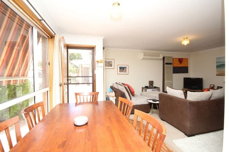10 Robinson Street, Horsham VIC 3400, Horsham - Thumbnail 8