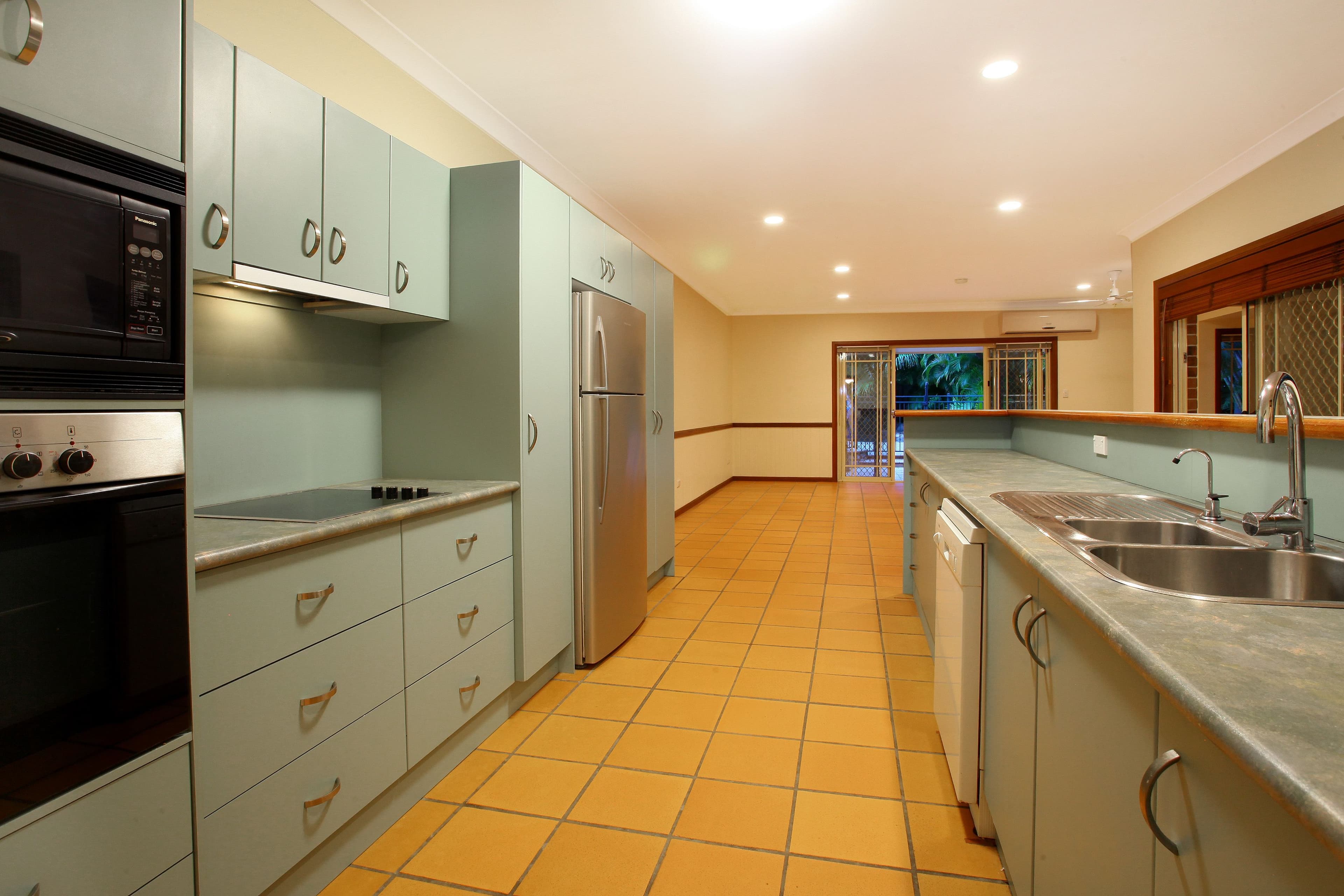 20 Collingwood Avenue, Robina QLD 4226, Robina - Thumbnail 6