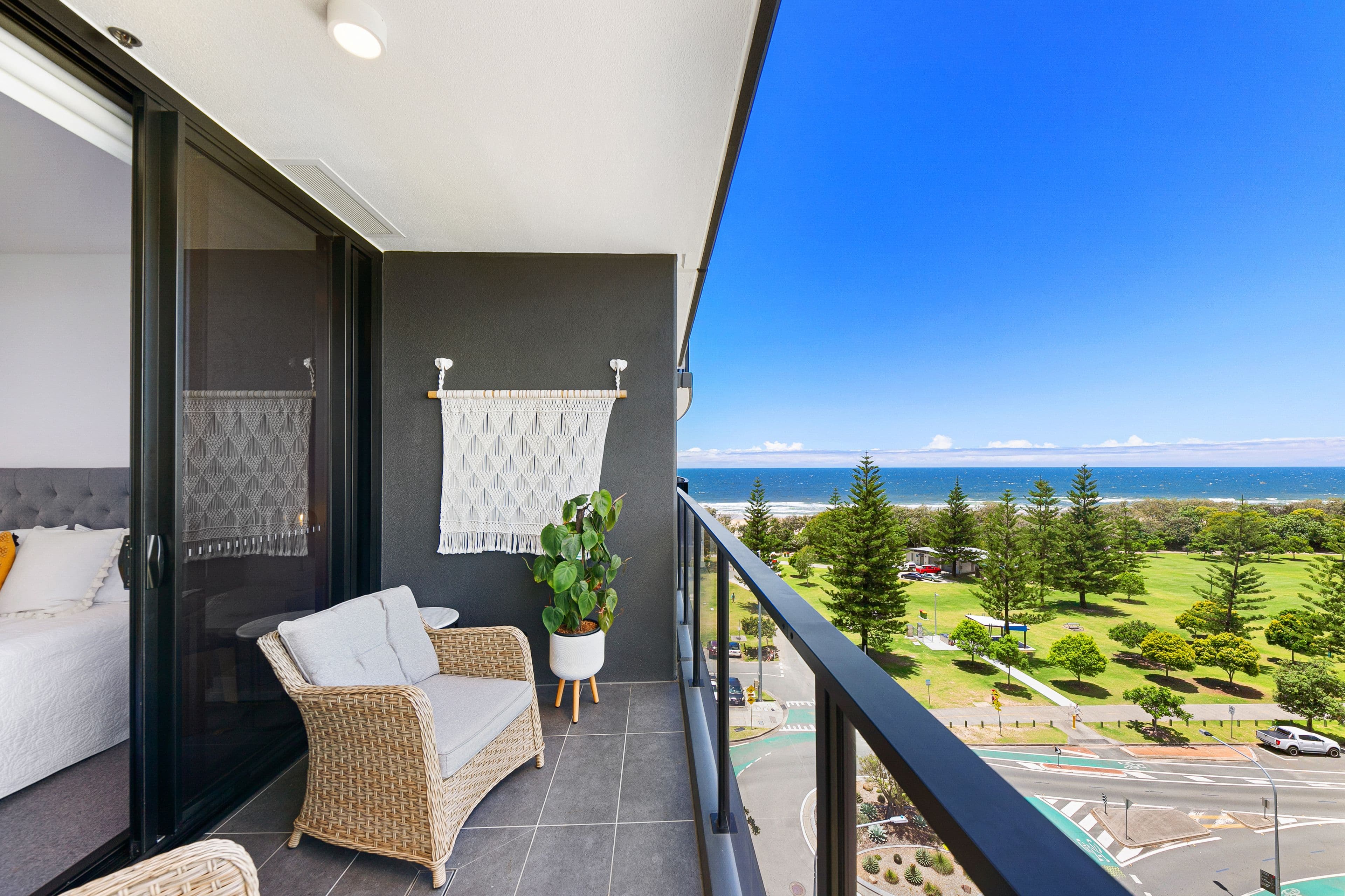 185 Old Burleigh Road, Broadbeach QLD 4218, Broadbeach - Thumbnail 3