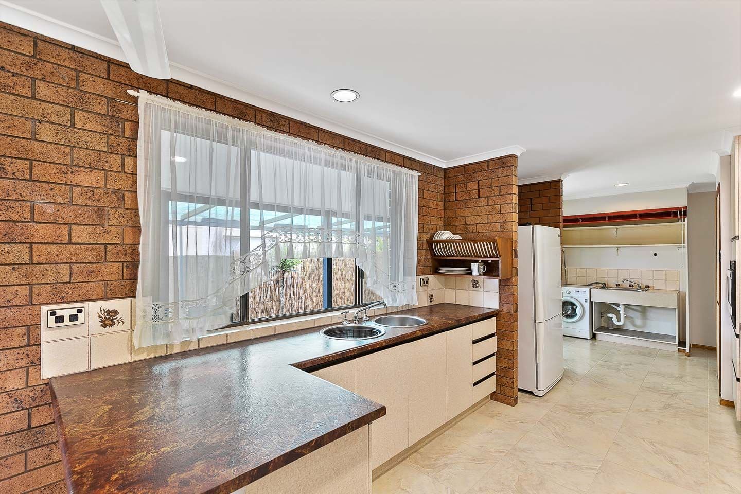 38 Corfield Street, Point Vernon QLD 4655, Point Vernon - Thumbnail 7