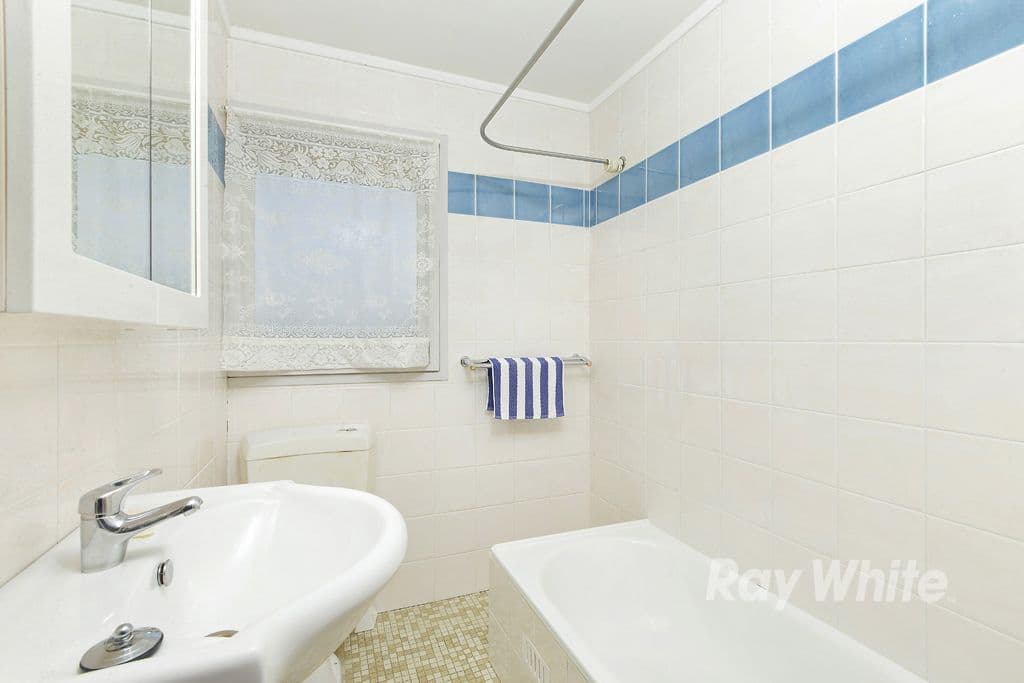 18 Yanco Crescent, Toronto - Thumbnail 8