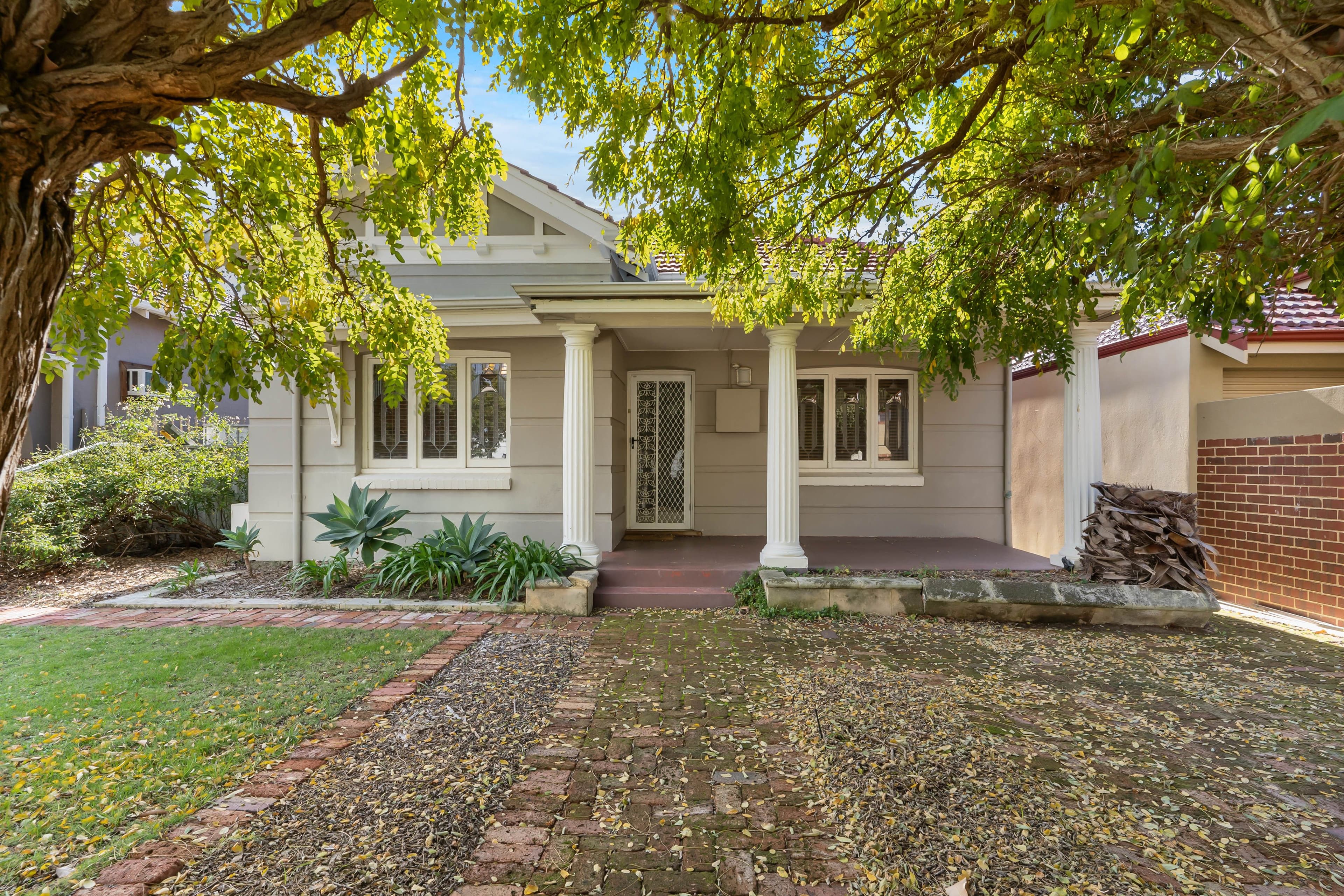 16 Bondi Street, Mount Hawthorn WA 6016, Mount Hawthorn - Image 1