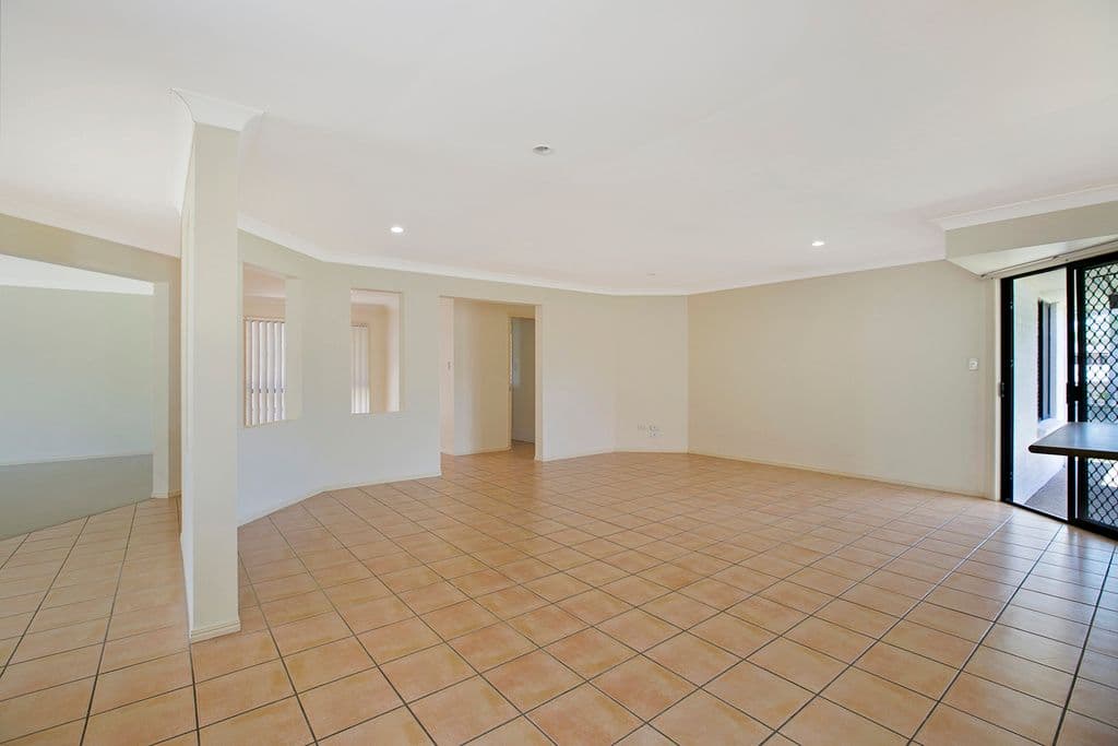 8 Almond Avenue, Birkdale QLD 4159, Birkdale - Thumbnail 3