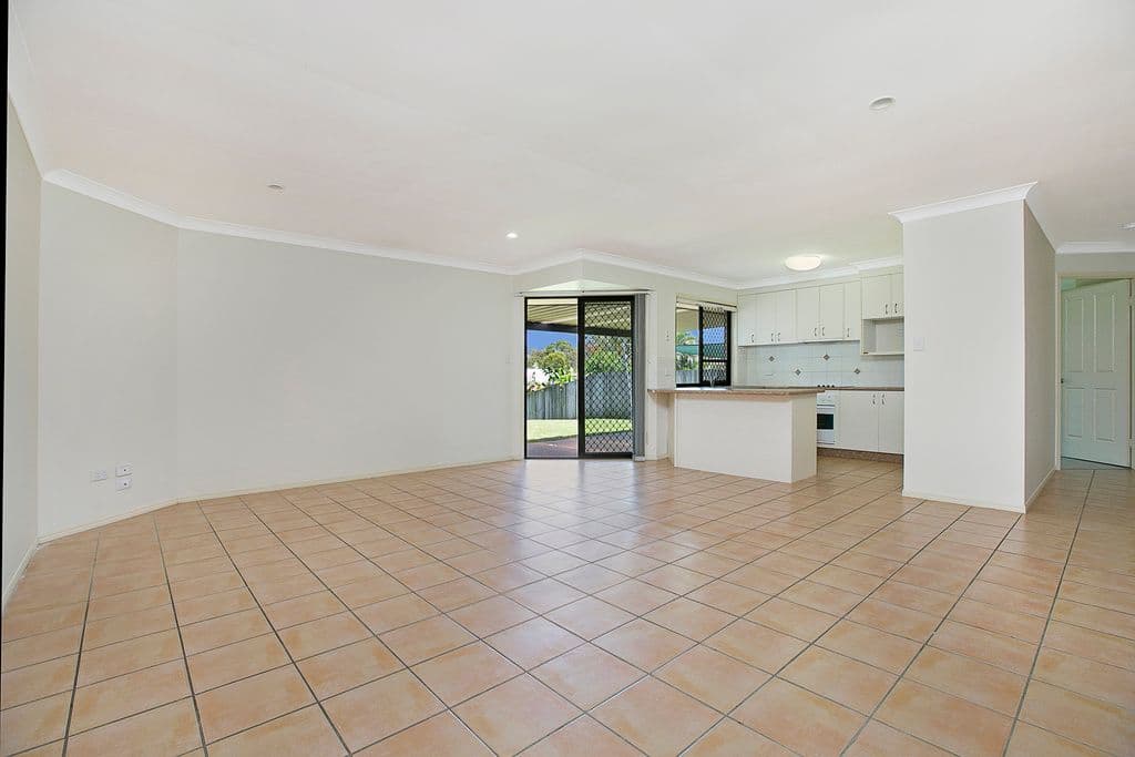 8 Almond Avenue, Birkdale QLD 4159, Birkdale - Thumbnail 5