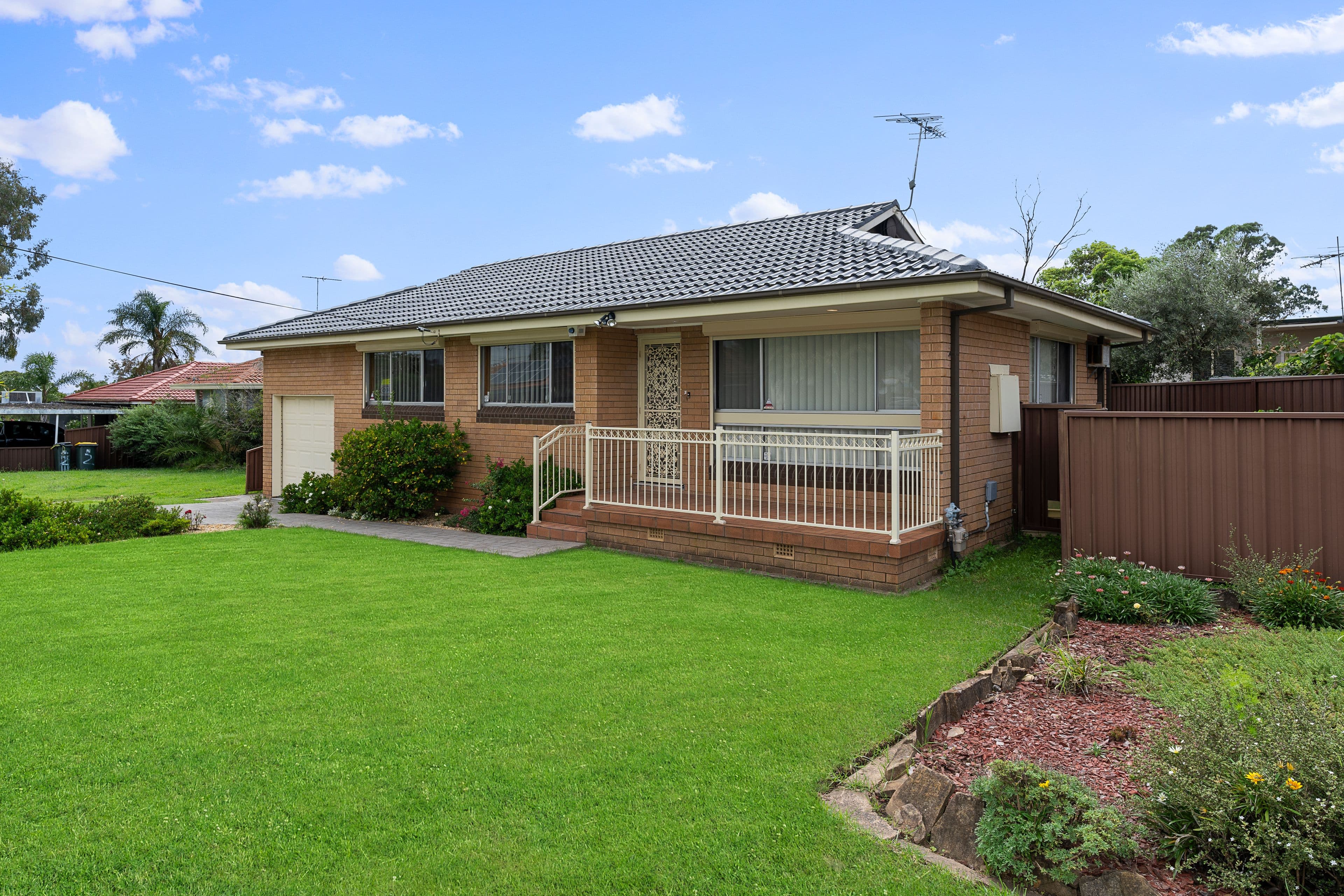 4 Canberra Crescent, Campbelltown NSW 2560, Campbelltown - Thumbnail 2