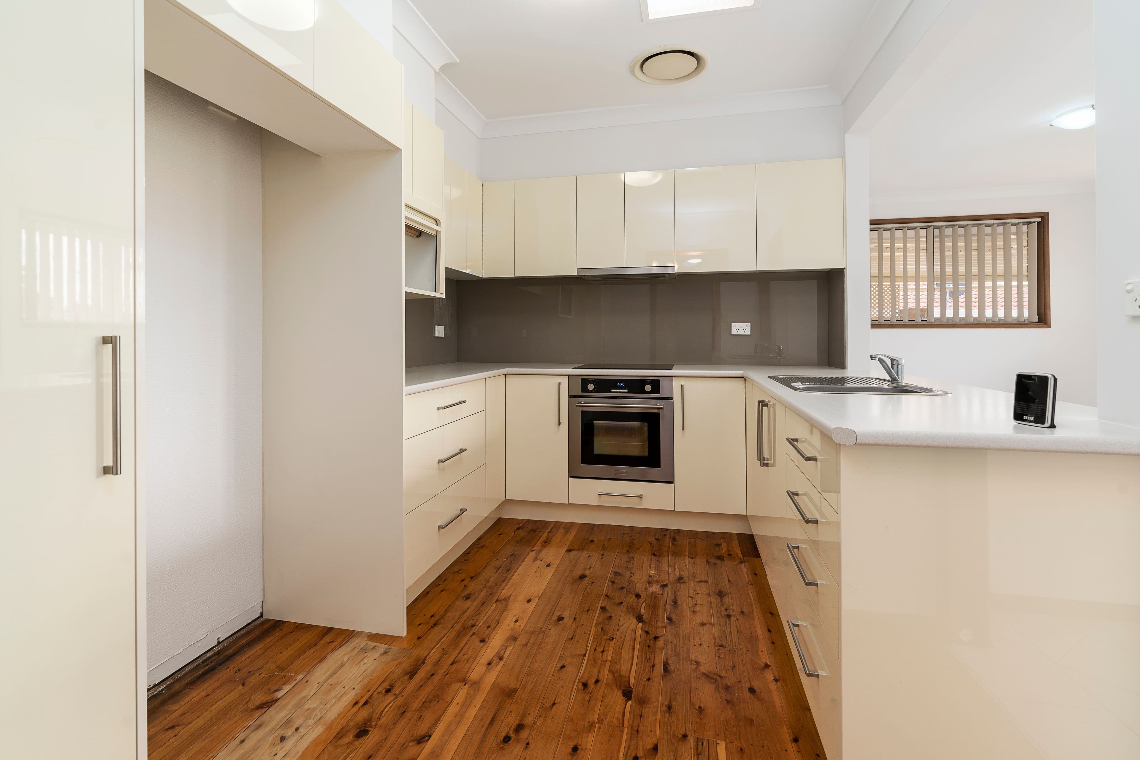 4 Canberra Crescent, Campbelltown NSW 2560, Campbelltown - Thumbnail 3