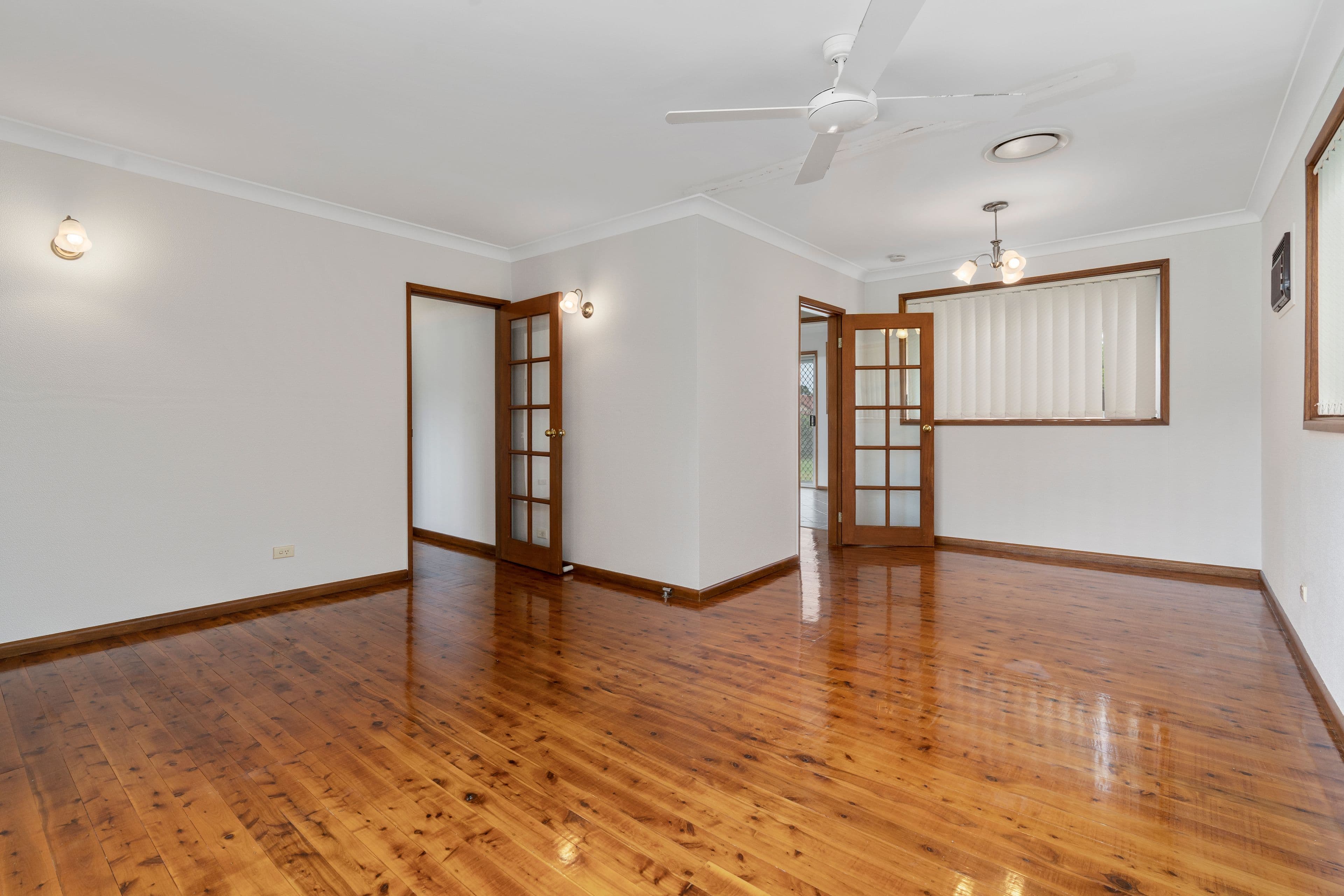 4 Canberra Crescent, Campbelltown NSW 2560, Campbelltown - Thumbnail 5