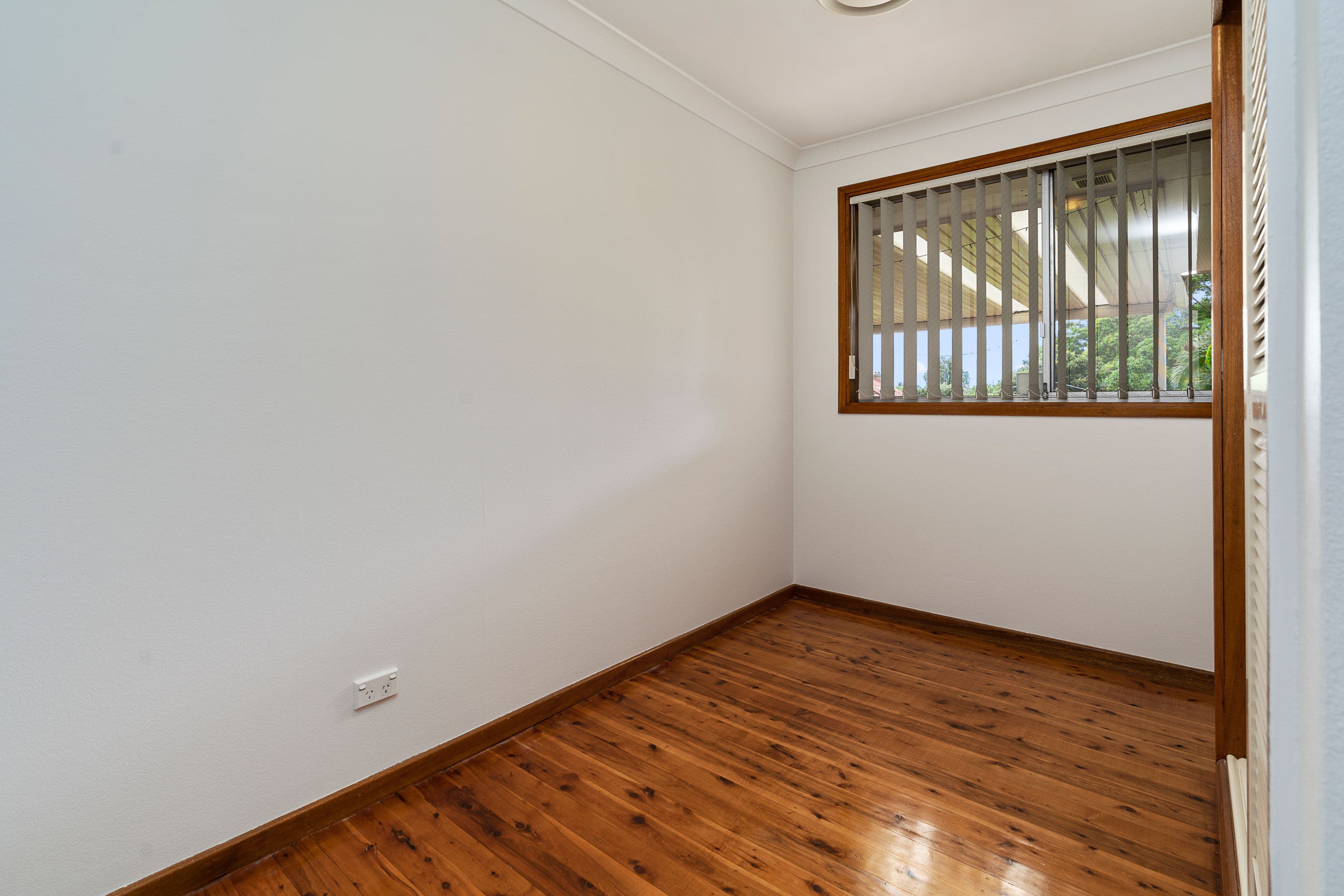 4 Canberra Crescent, Campbelltown NSW 2560, Campbelltown - Thumbnail 8