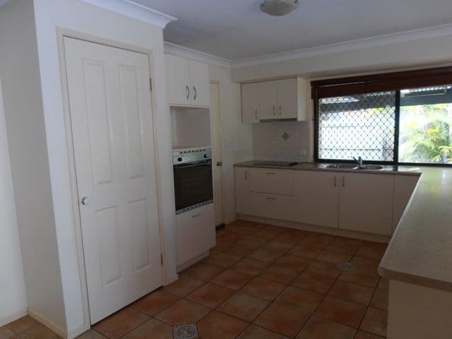 6 Mulde Place, MEADOWBROOK QLD 4131, Meadowbrook - Thumbnail 4