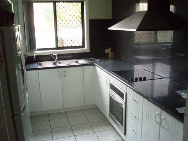 20 Robinson Street, COORPAROO QLD 4151, Coorparoo - Thumbnail 2