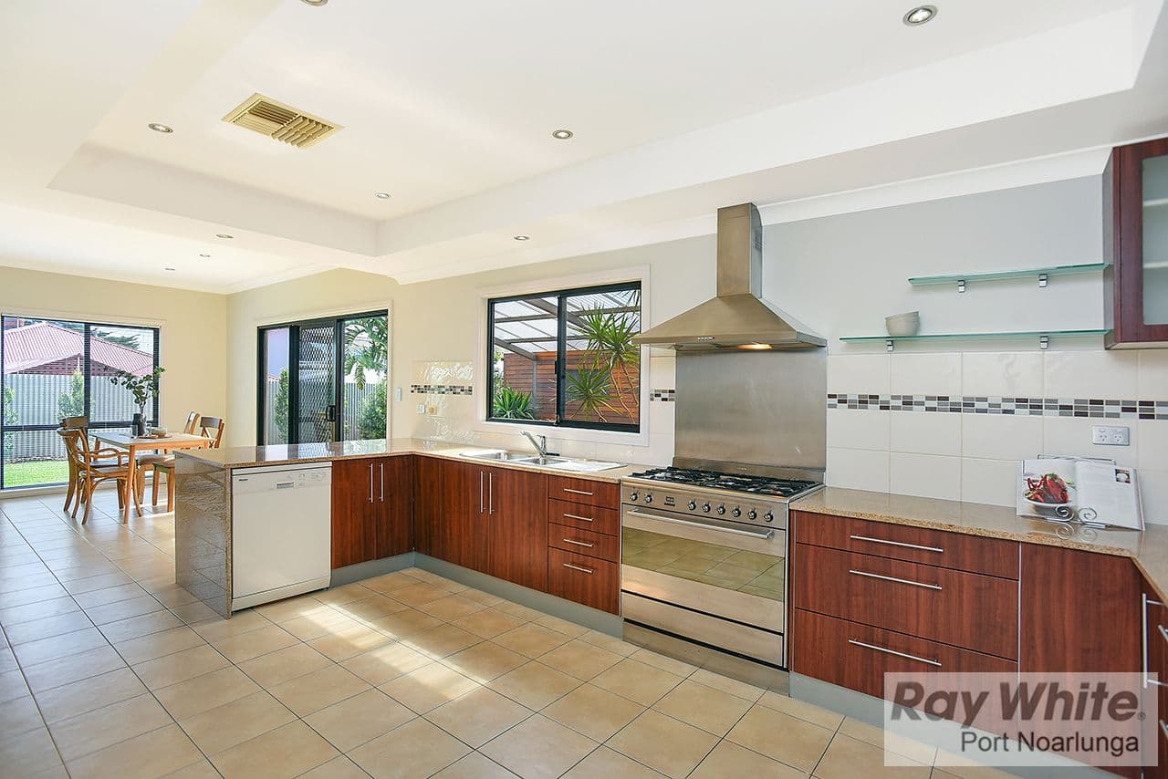 15 Ralphs Avenue, Port Noarlunga SA 5167, Port Noarlunga - Thumbnail 3