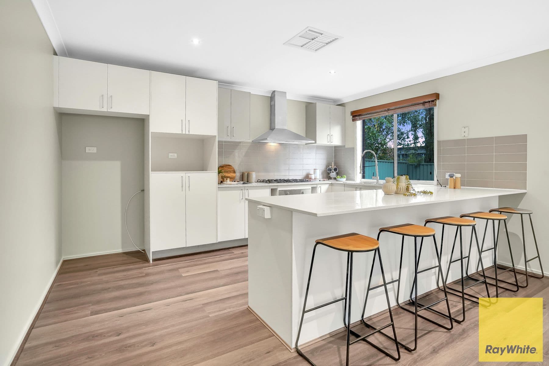 38 Dahlia Drive, Caroline Springs VIC 3023, Caroline Springs - Thumbnail 3