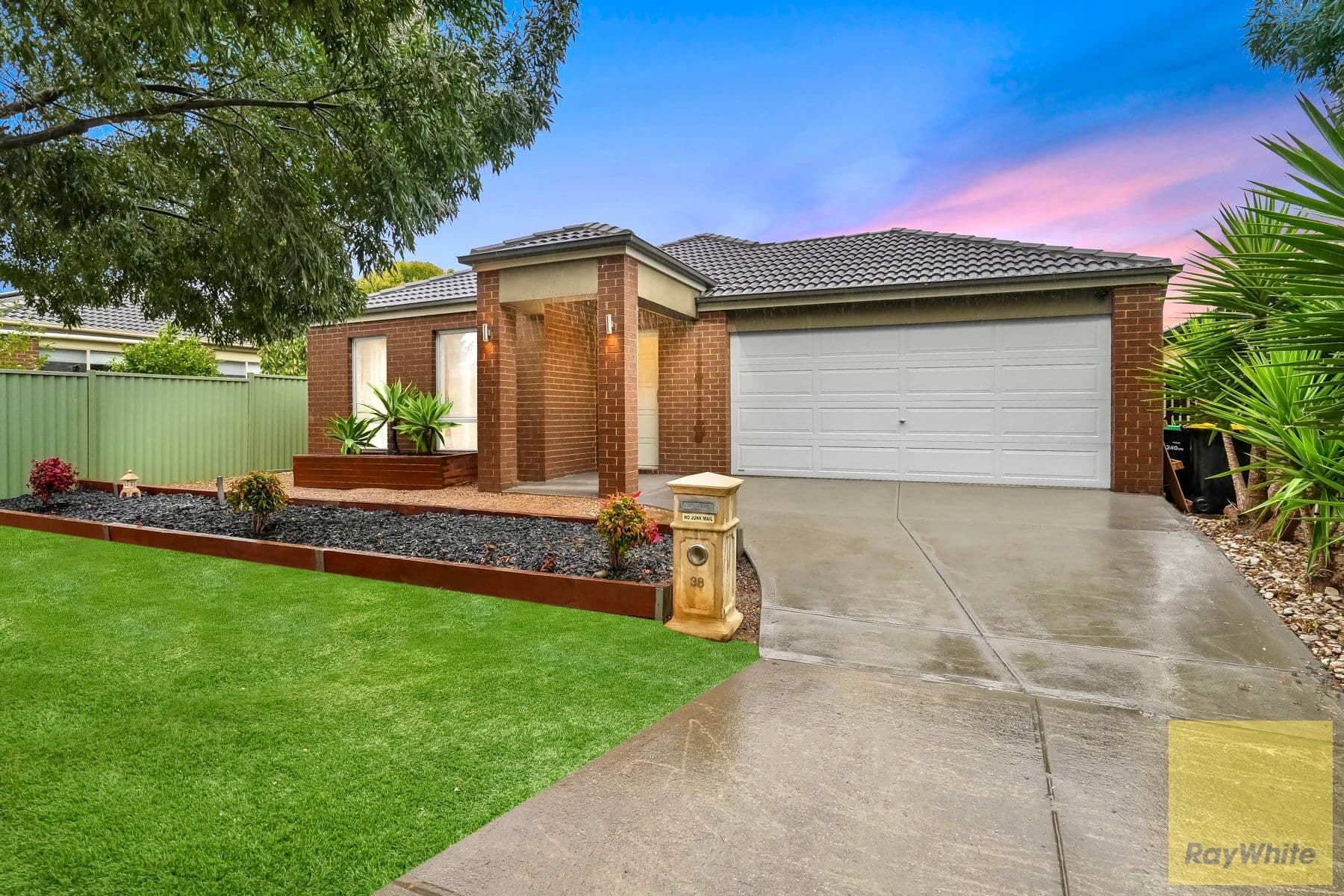 38 Dahlia Drive, Caroline Springs VIC 3023, Caroline Springs - Thumbnail 4