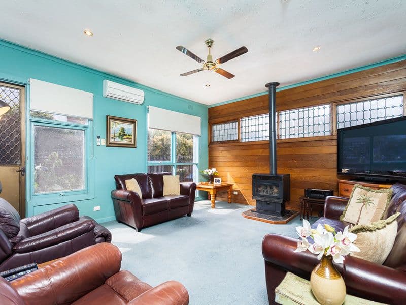 24 Comas Road, BEAUMARIS VIC 3193, Beaumaris - Thumbnail 2