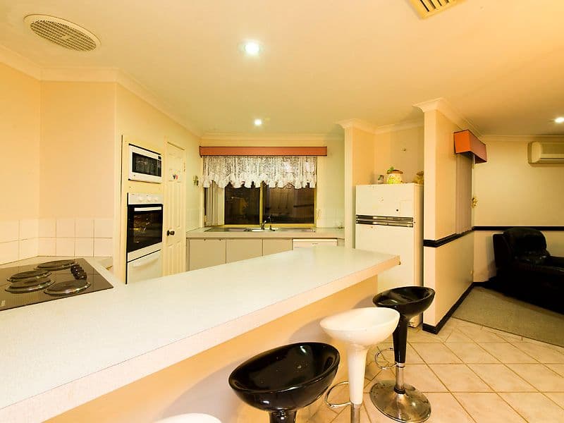 2 Cable Close, SEVILLE GROVE WA 6112, Seville Grove - Thumbnail 2
