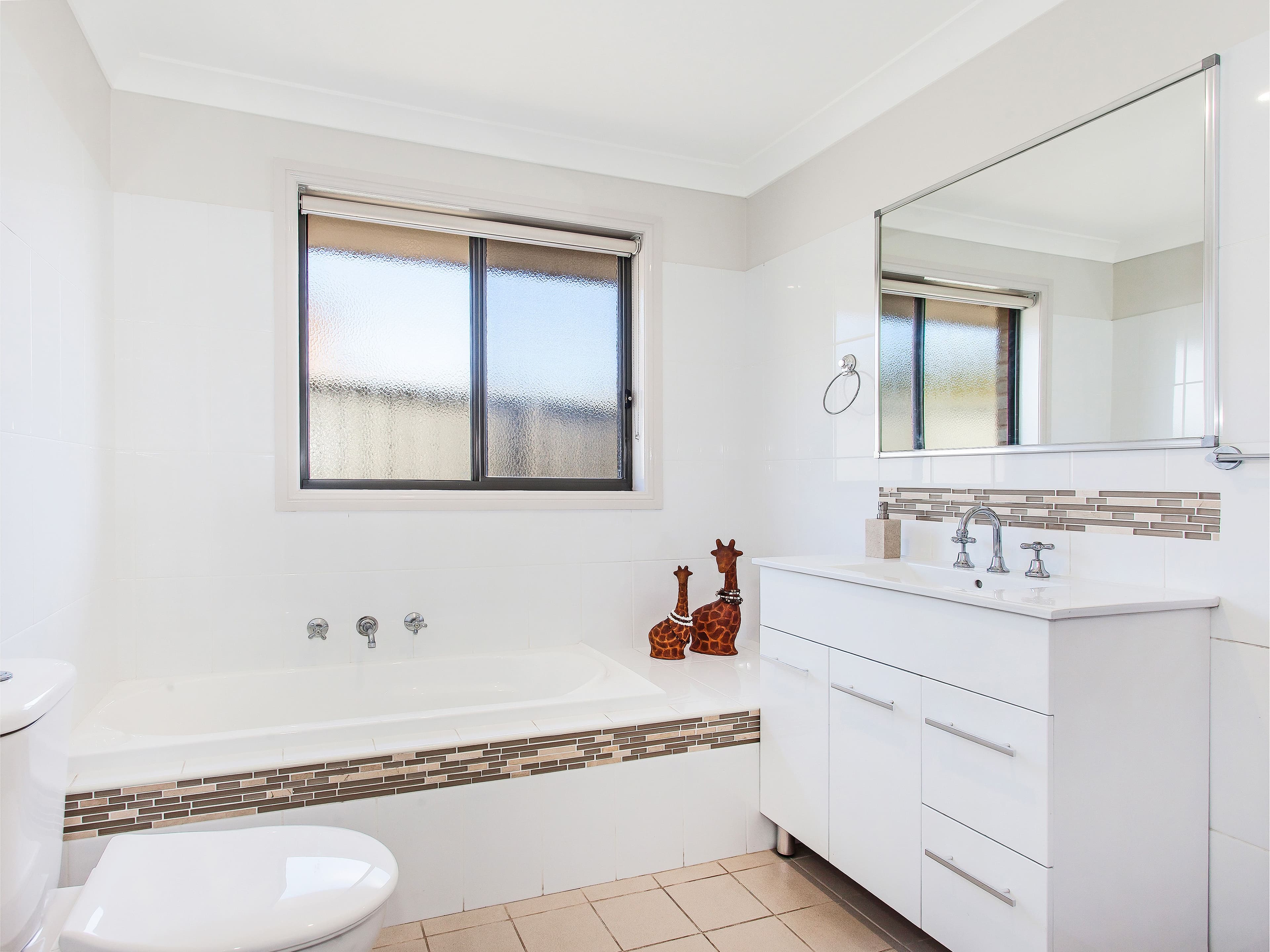 16 Handley Street, Helensburgh - Thumbnail 4