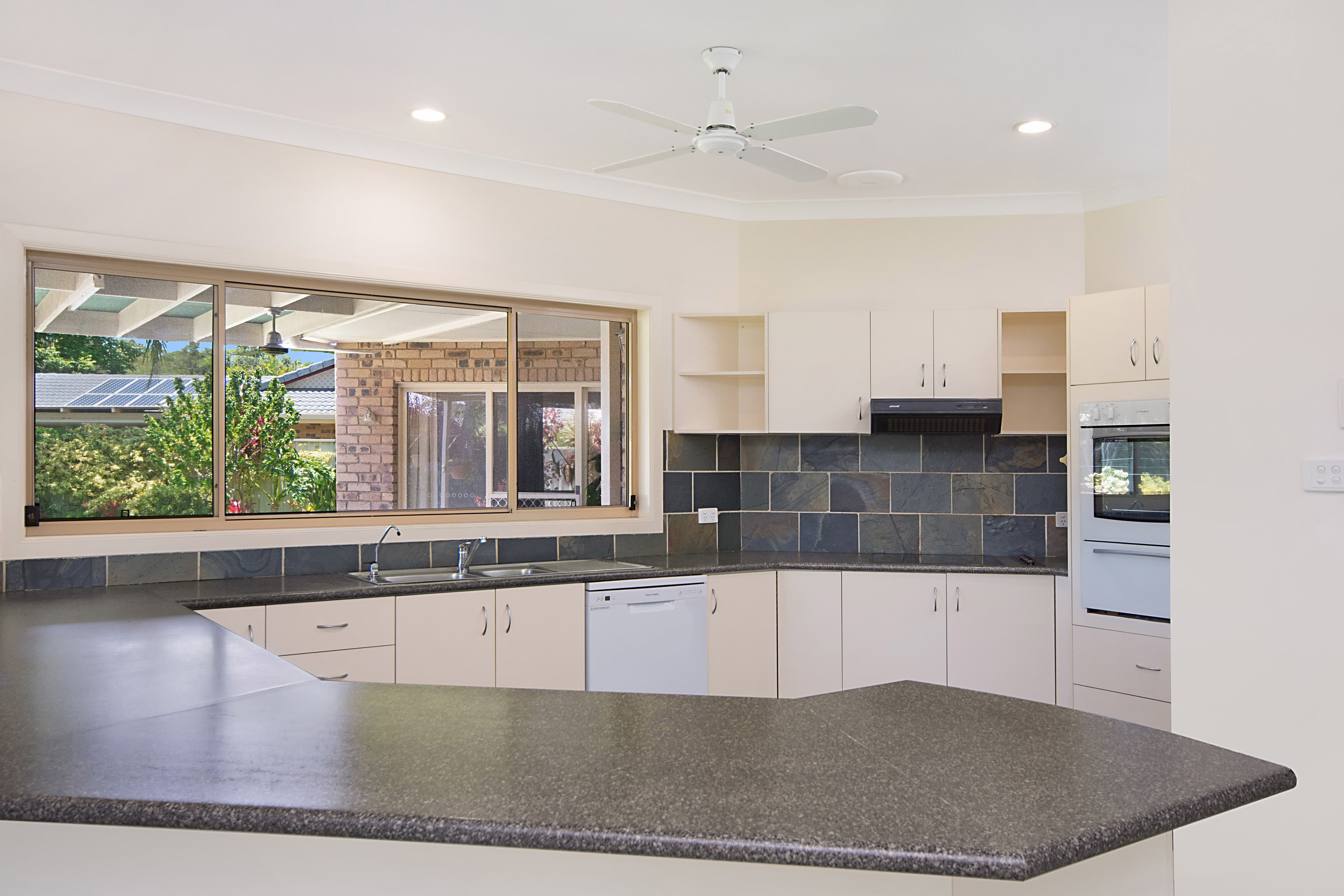 22 Admiralty Court, Yamba - Thumbnail 2