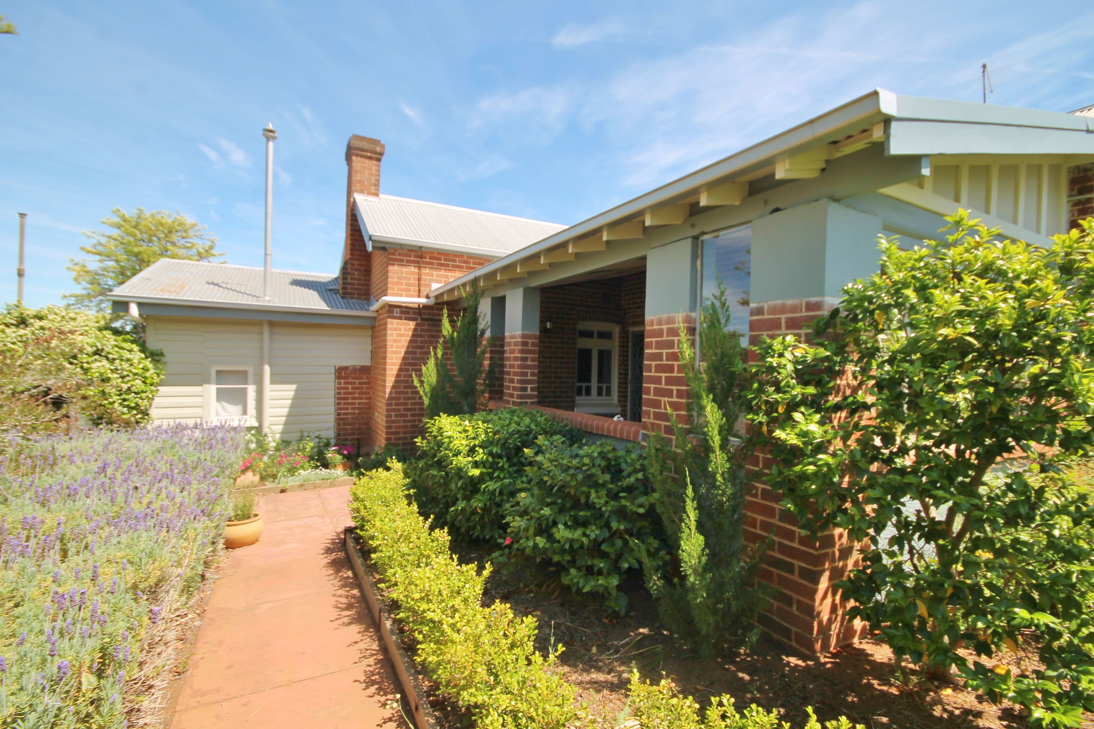 19 Taylor Road, Young - Thumbnail 3