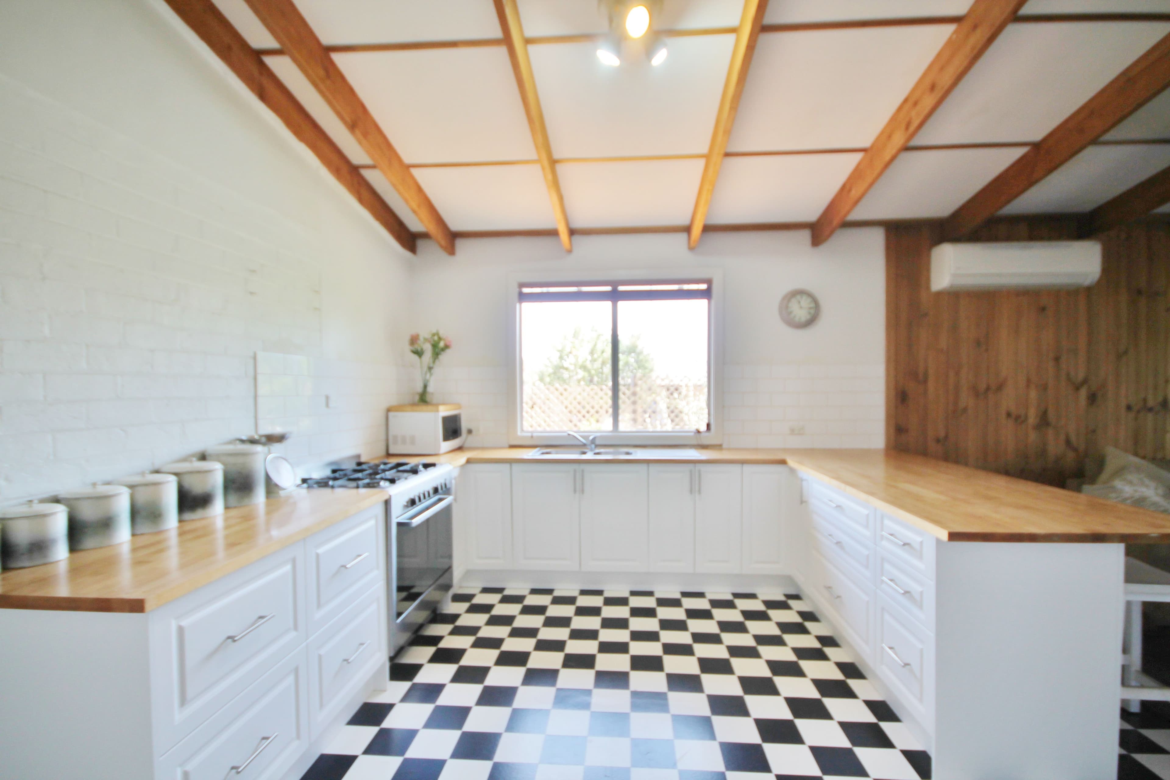 19 Taylor Road, Young - Thumbnail 5