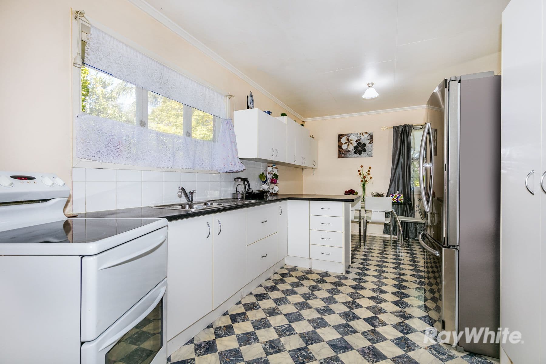 24 Jacaranda Avenue, Logan Central QLD 4114, Logan Central - Thumbnail 2