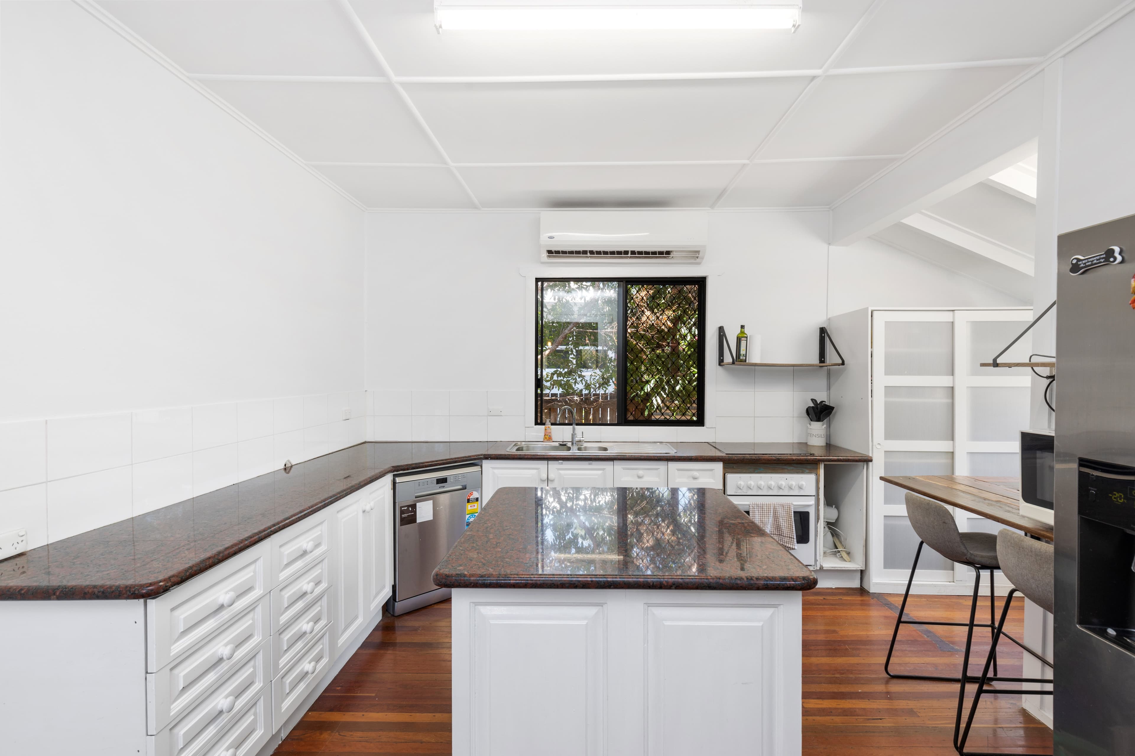 16 Katherine Street, Beerwah QLD 4519, Beerwah - Thumbnail 2