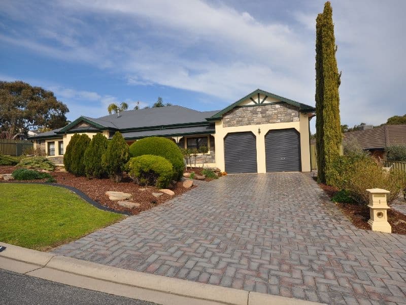 1 Crest Court, GULFVIEW HEIGHTS SA 5096, Gulfview Heights - Thumbnail 2