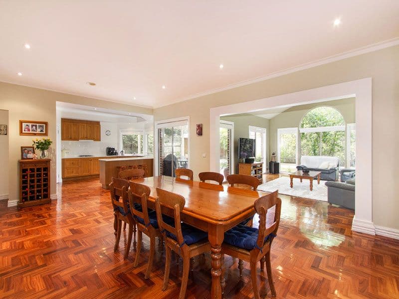 51 Wheatland Crescent, DINGLEY VILLAGE VIC 3172, Dingley Village - Thumbnail 2