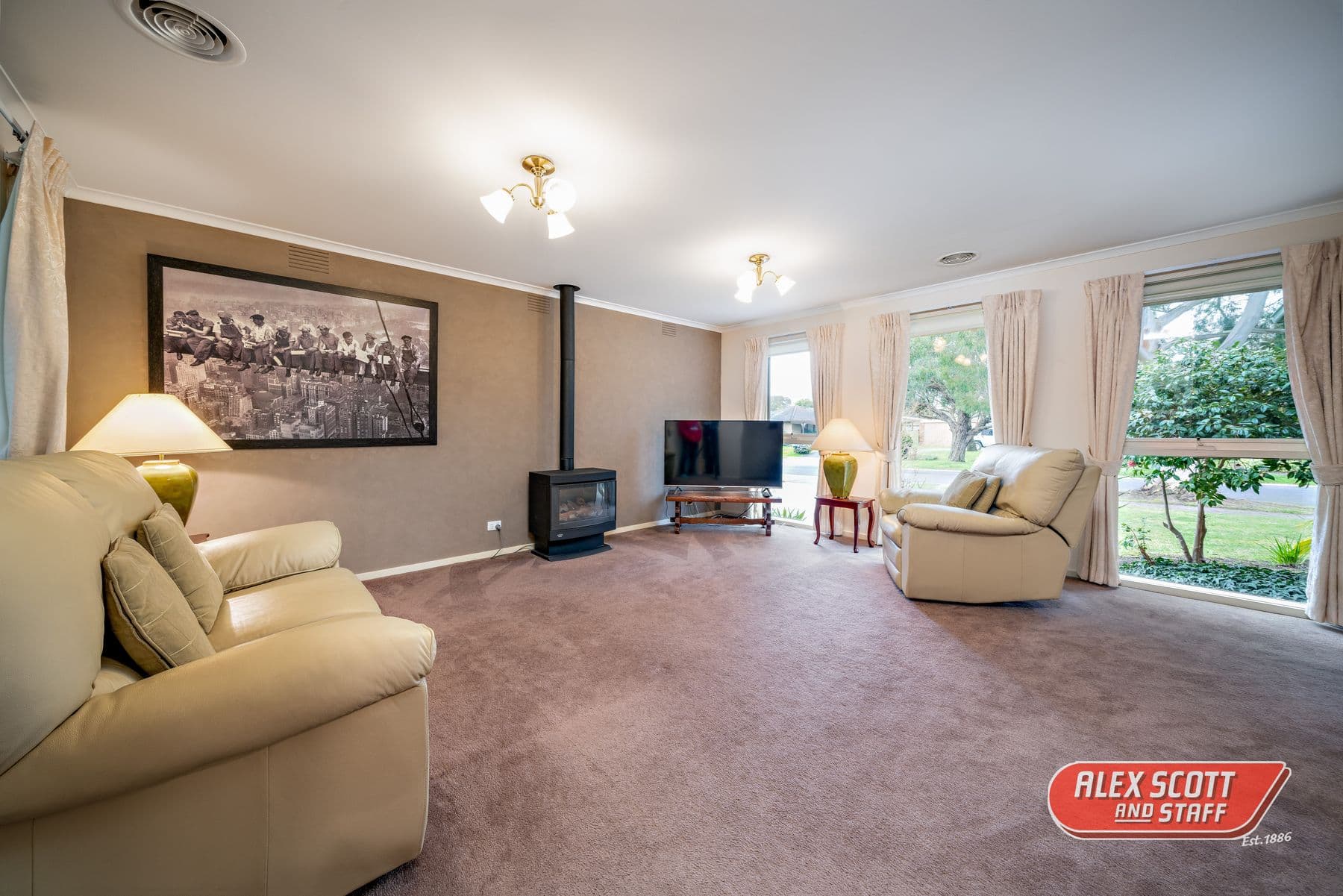 39 Ambleside Crescent, Berwick, Berwick - Thumbnail 2
