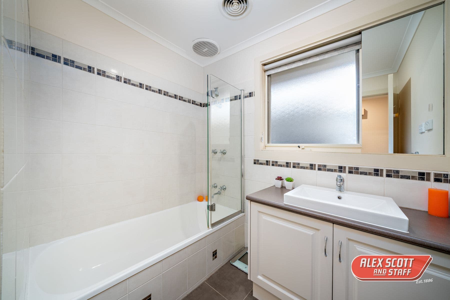 39 Ambleside Crescent, Berwick, Berwick - Thumbnail 8