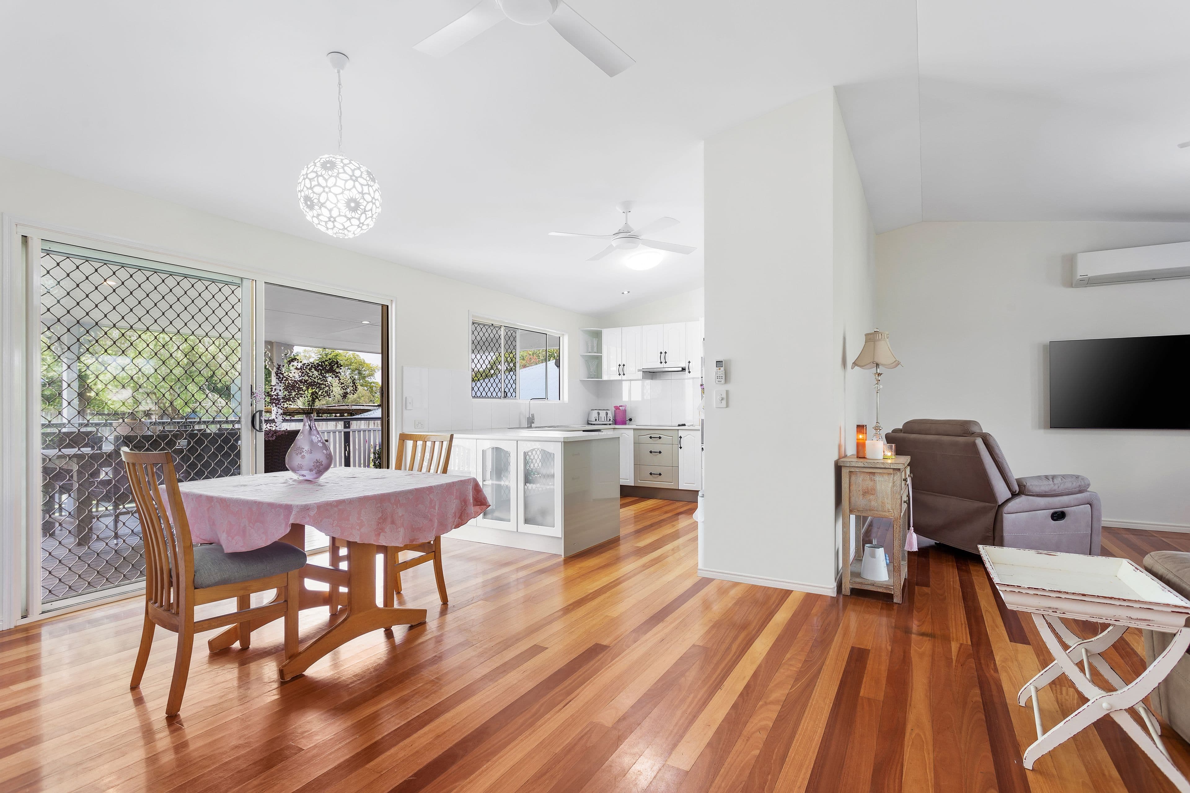 21 Greenview Avenue, Beerwah QLD 4519, Beerwah - Thumbnail 2