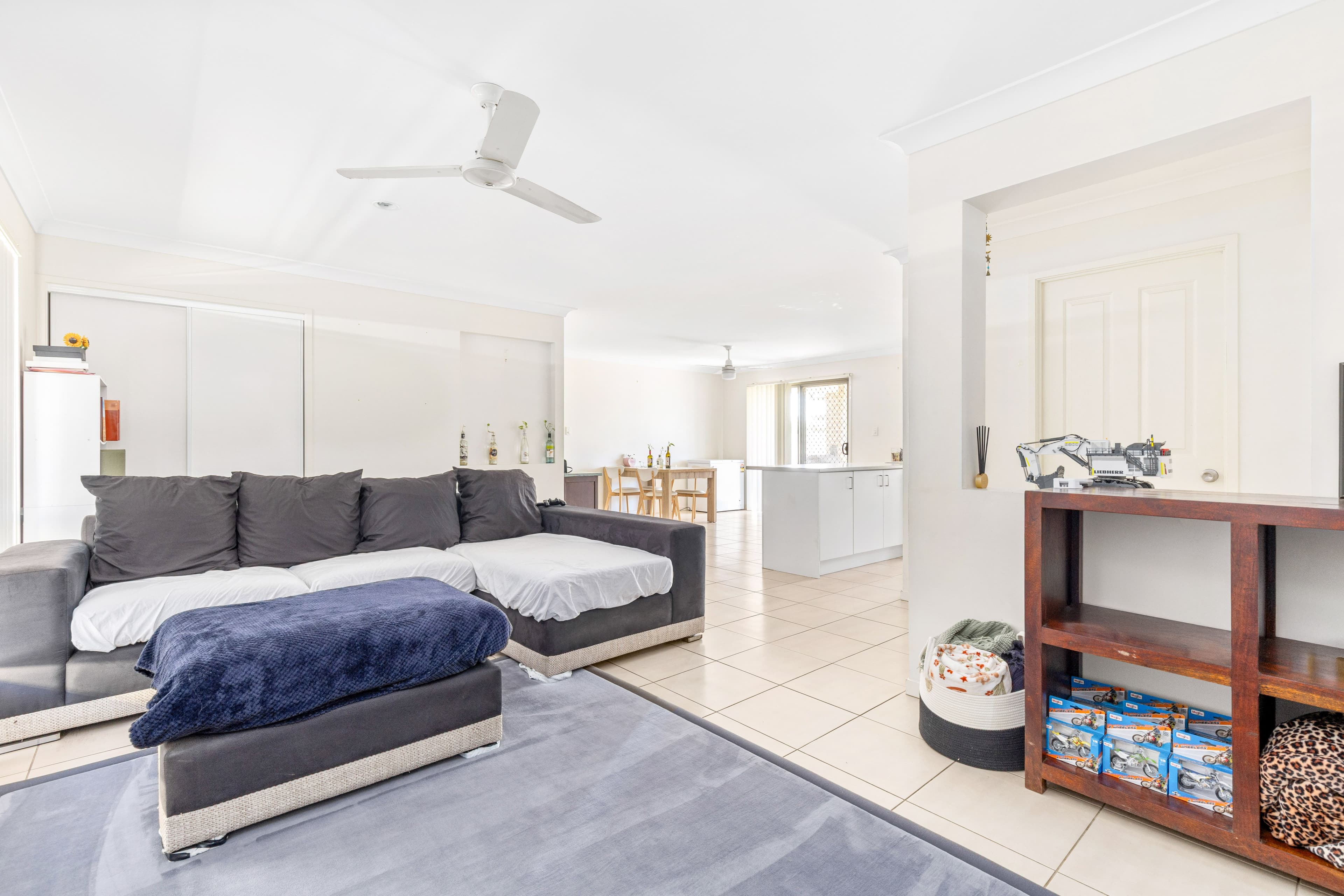 61 Lakeside Drive, Emerald QLD 4720, Emerald - Thumbnail 5