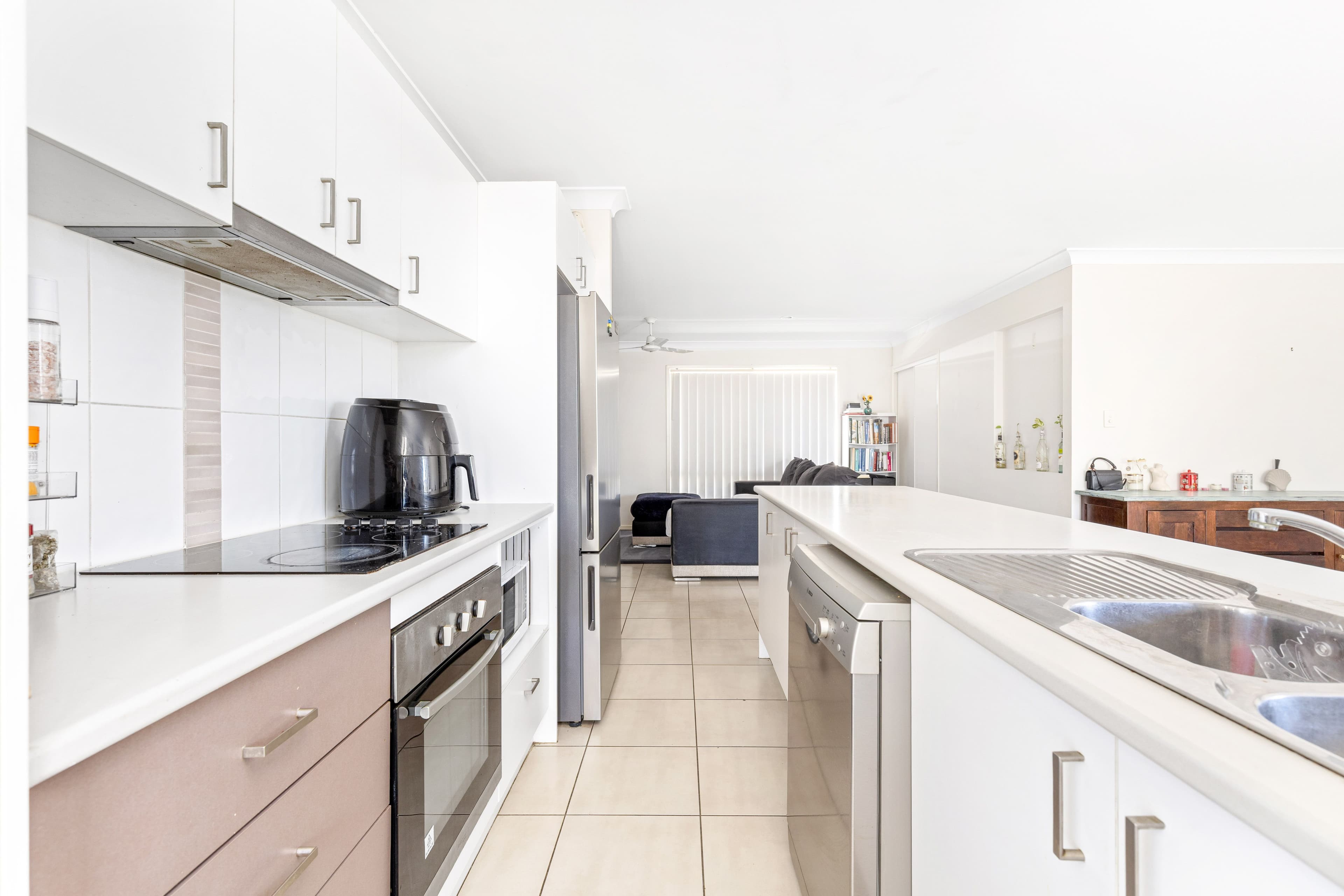 61 Lakeside Drive, Emerald QLD 4720, Emerald - Thumbnail 8